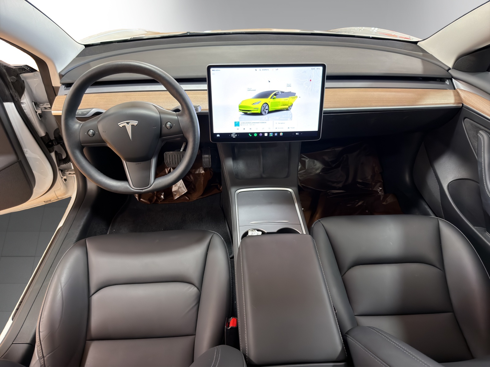 TESLA Model 3-image-14