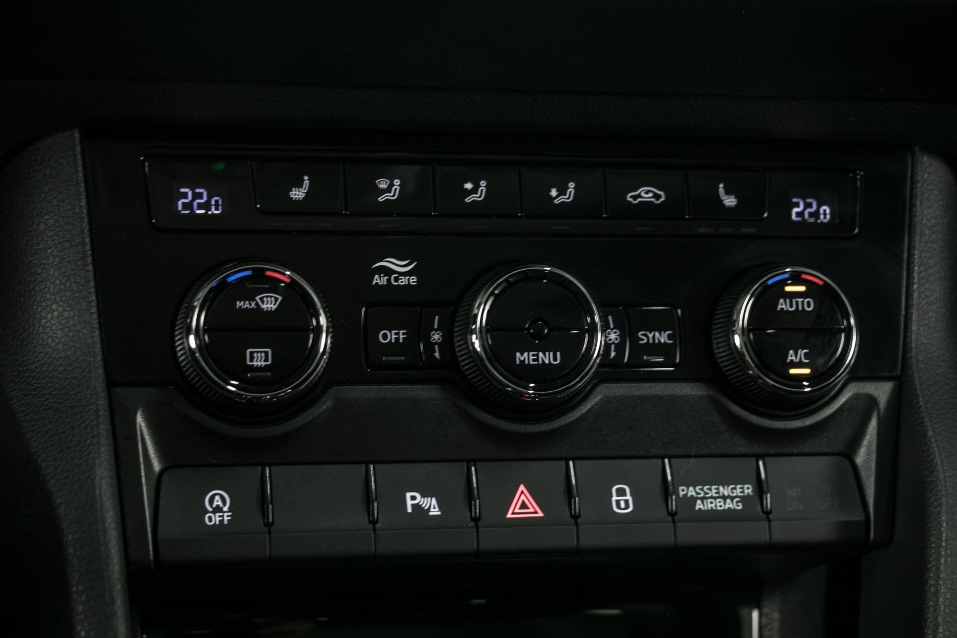 SKODA Karoq 2.0 TDI CR Ambition 4x4 DSG-image-8