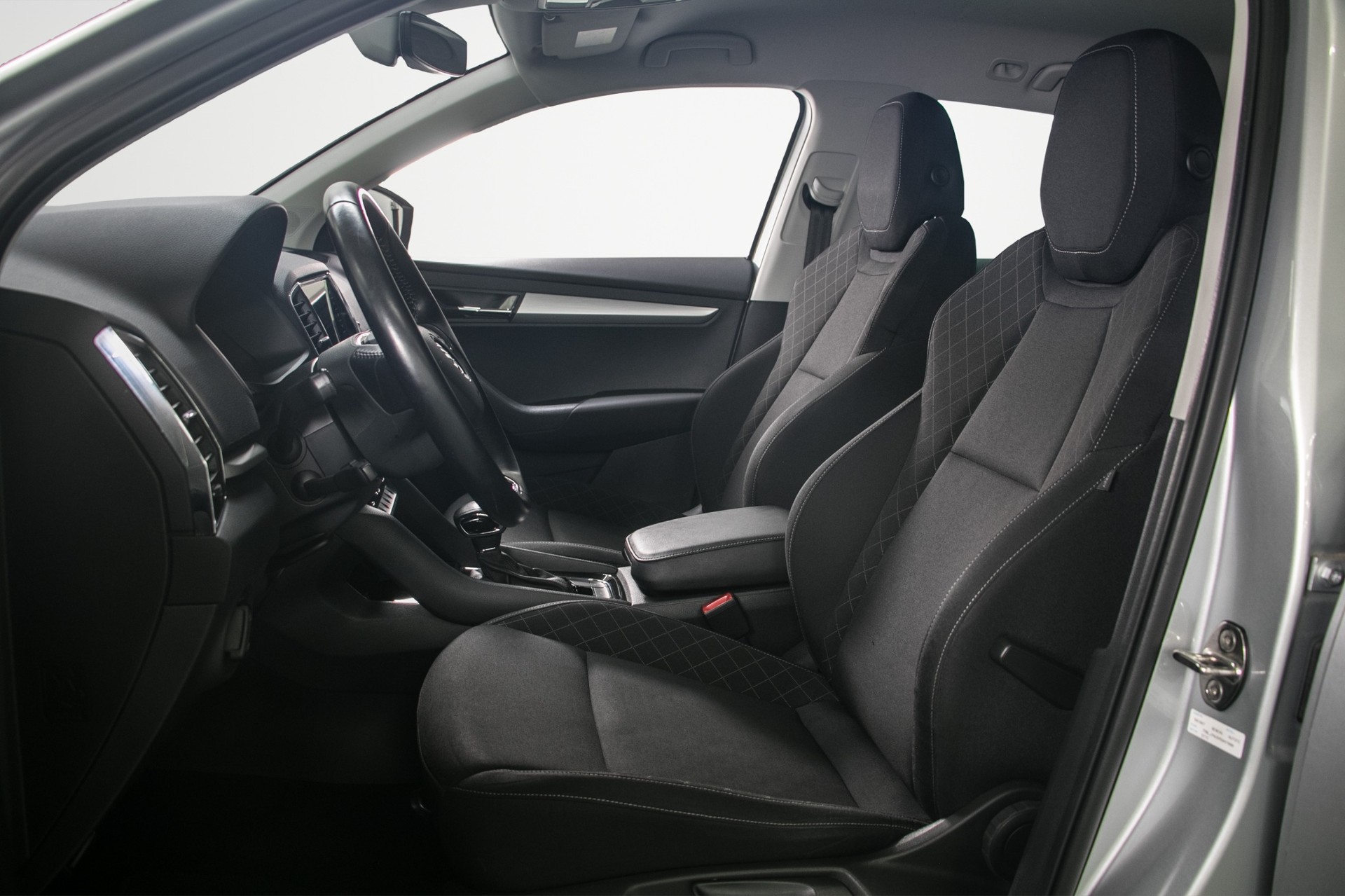 SKODA Karoq 2.0 TDI CR Ambition 4x4 DSG-image-10