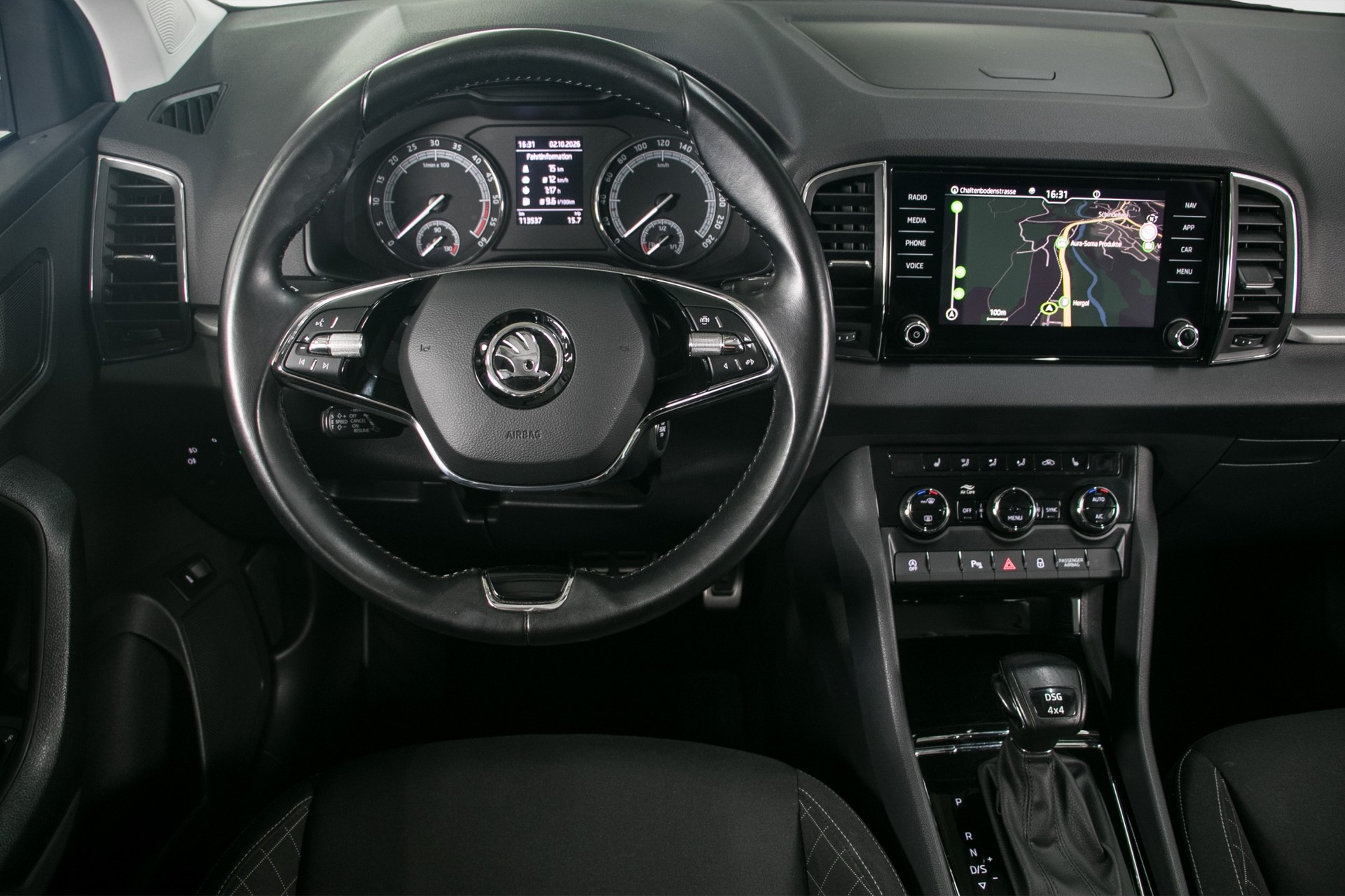 SKODA Karoq 2.0 TDI CR Ambition 4x4 DSG-image-4