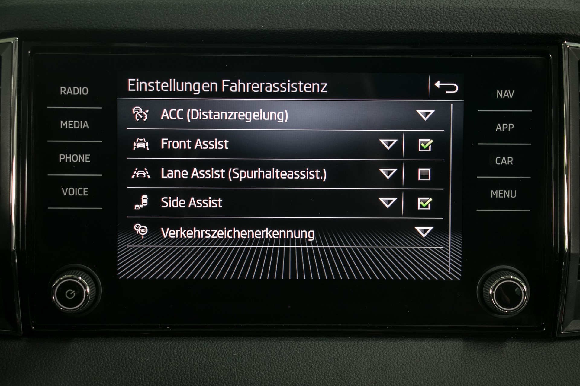 SKODA Karoq 2.0 TDI CR Ambition 4x4 DSG-image-7