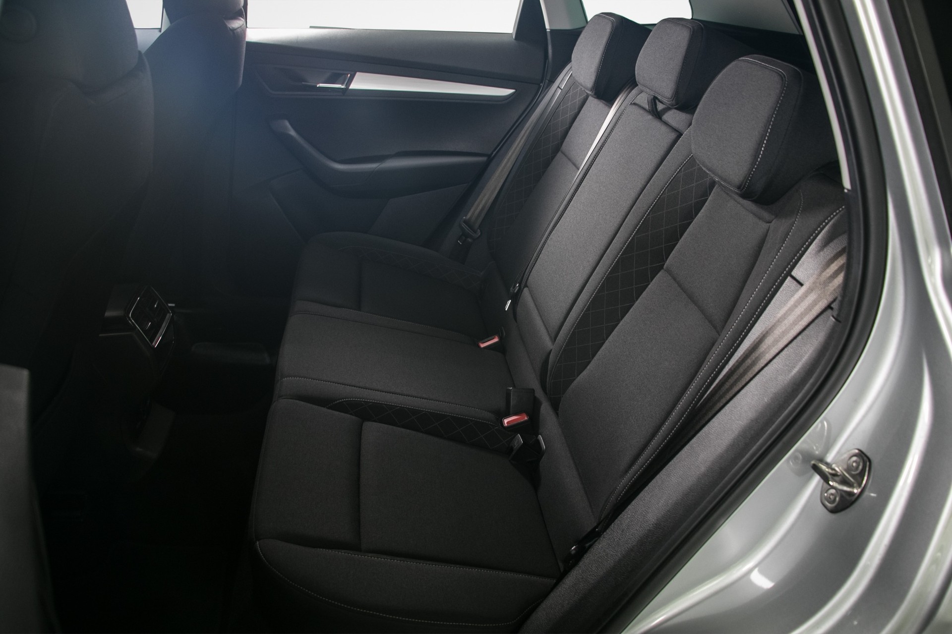 SKODA Karoq 2.0 TDI CR Ambition 4x4 DSG-image-11