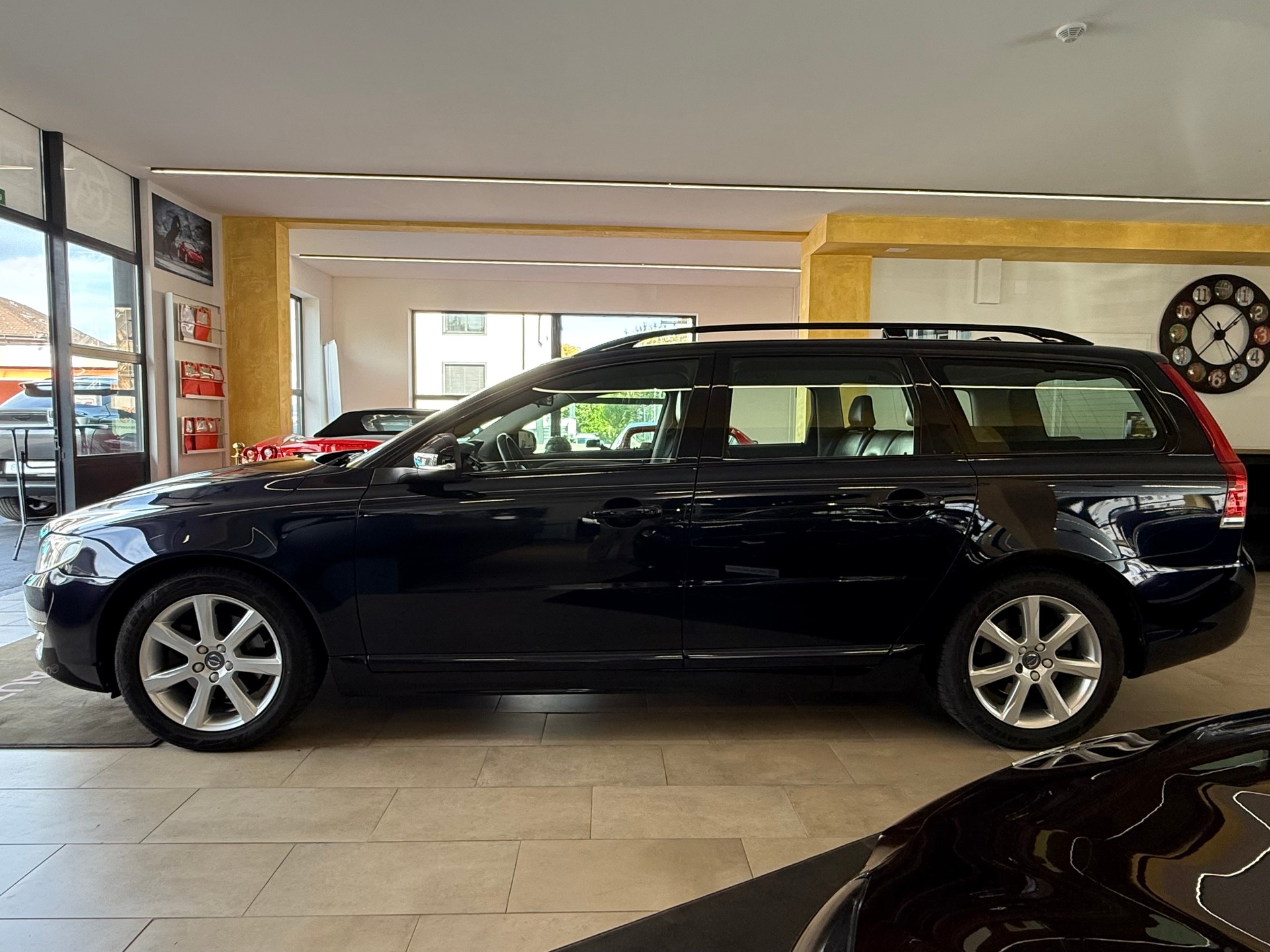 VOLVO V70 D2 Kinetic Dynamic Edition Geartronic-image-6
