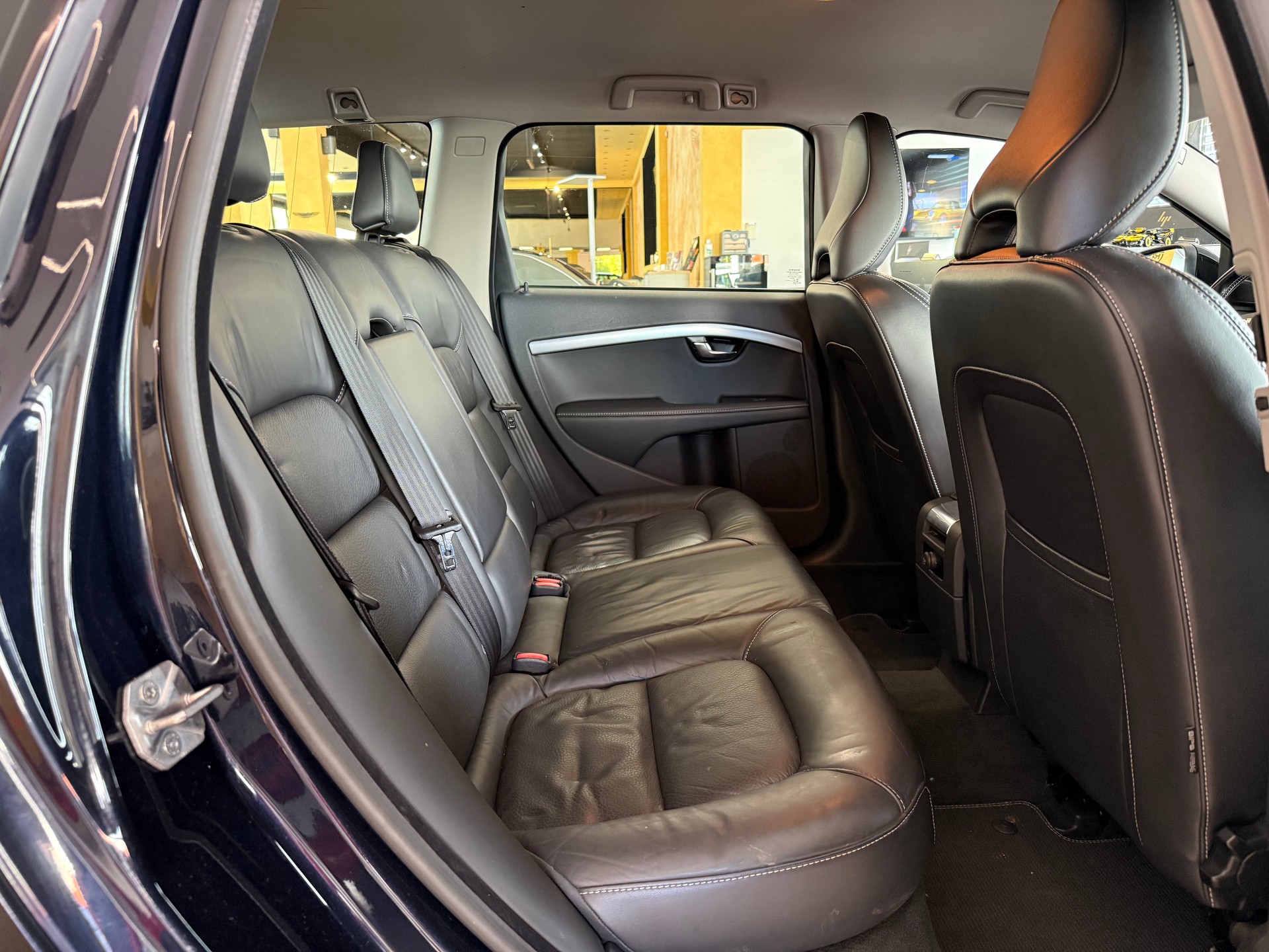 VOLVO V70 D2 Kinetic Dynamic Edition Geartronic-image-18