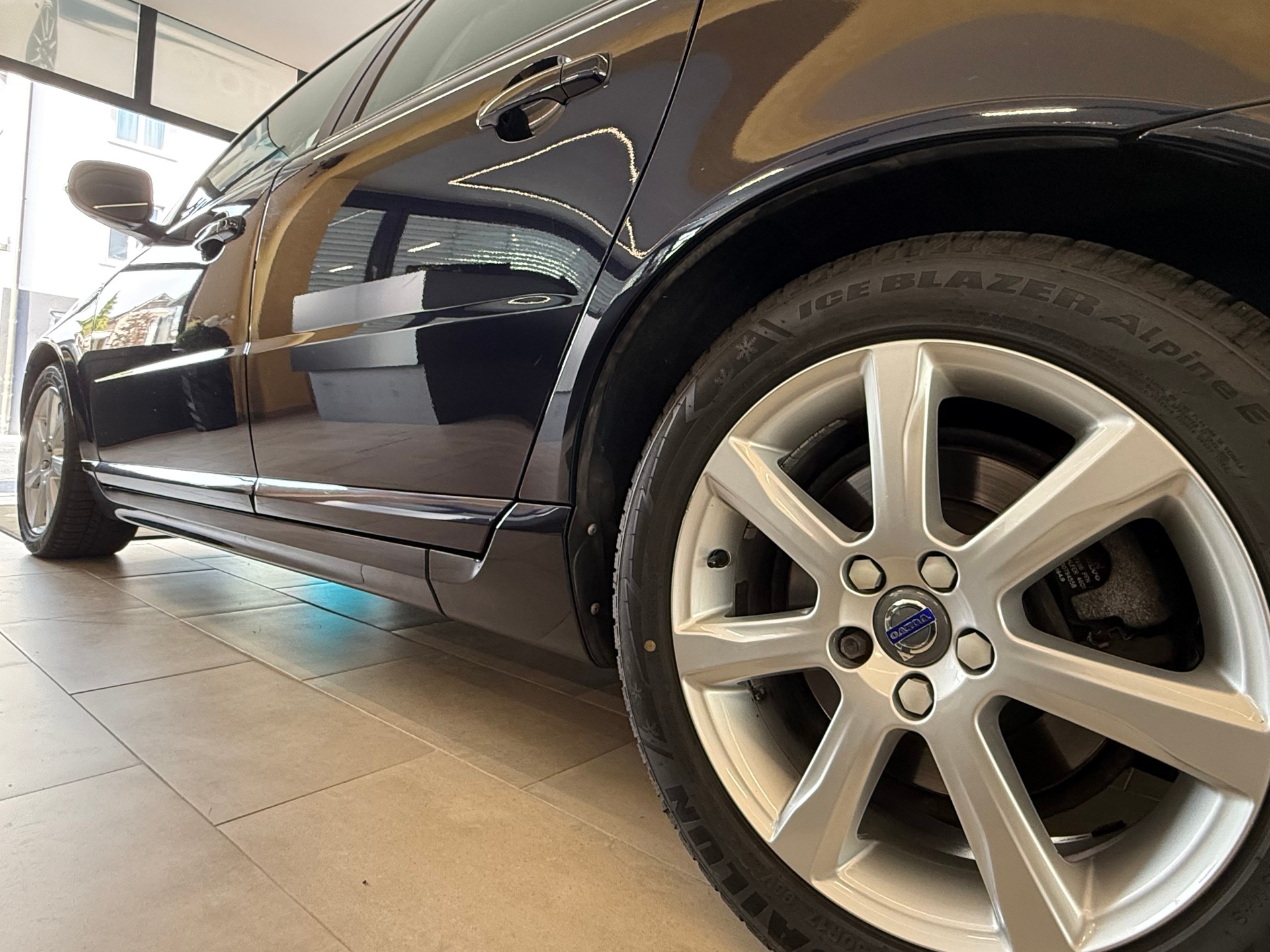 VOLVO V70 D2 Kinetic Dynamic Edition Geartronic-image-20
