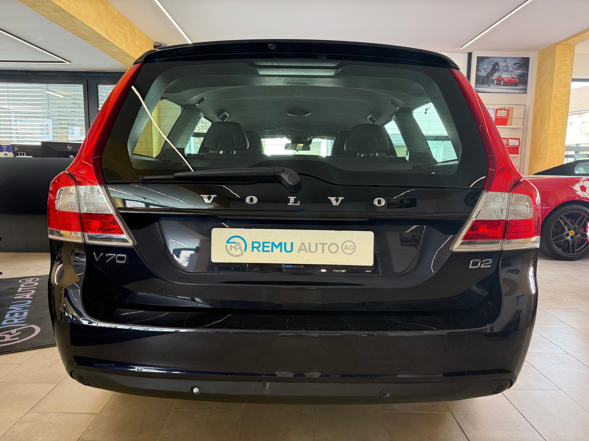 VOLVO V70 D2 Kinetic Dynamic Edition Geartronic-image-3