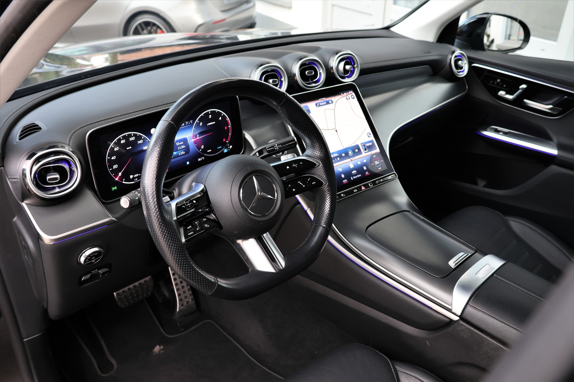 MERCEDES-BENZ GLC 220 d 4Matic 9G-Tronic AMG-Line (CH) + 2.5T AHK-image-10