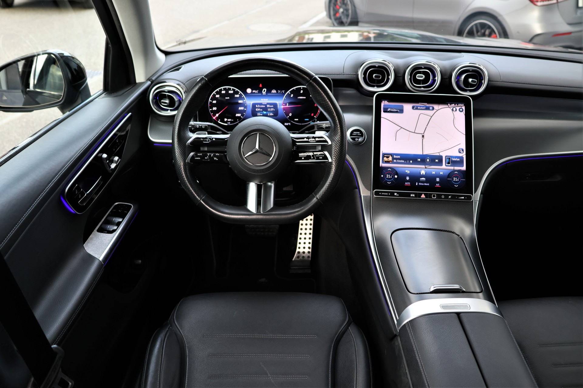MERCEDES-BENZ GLC 220 d 4Matic 9G-Tronic AMG-Line (CH) + 2.5T AHK-image-14