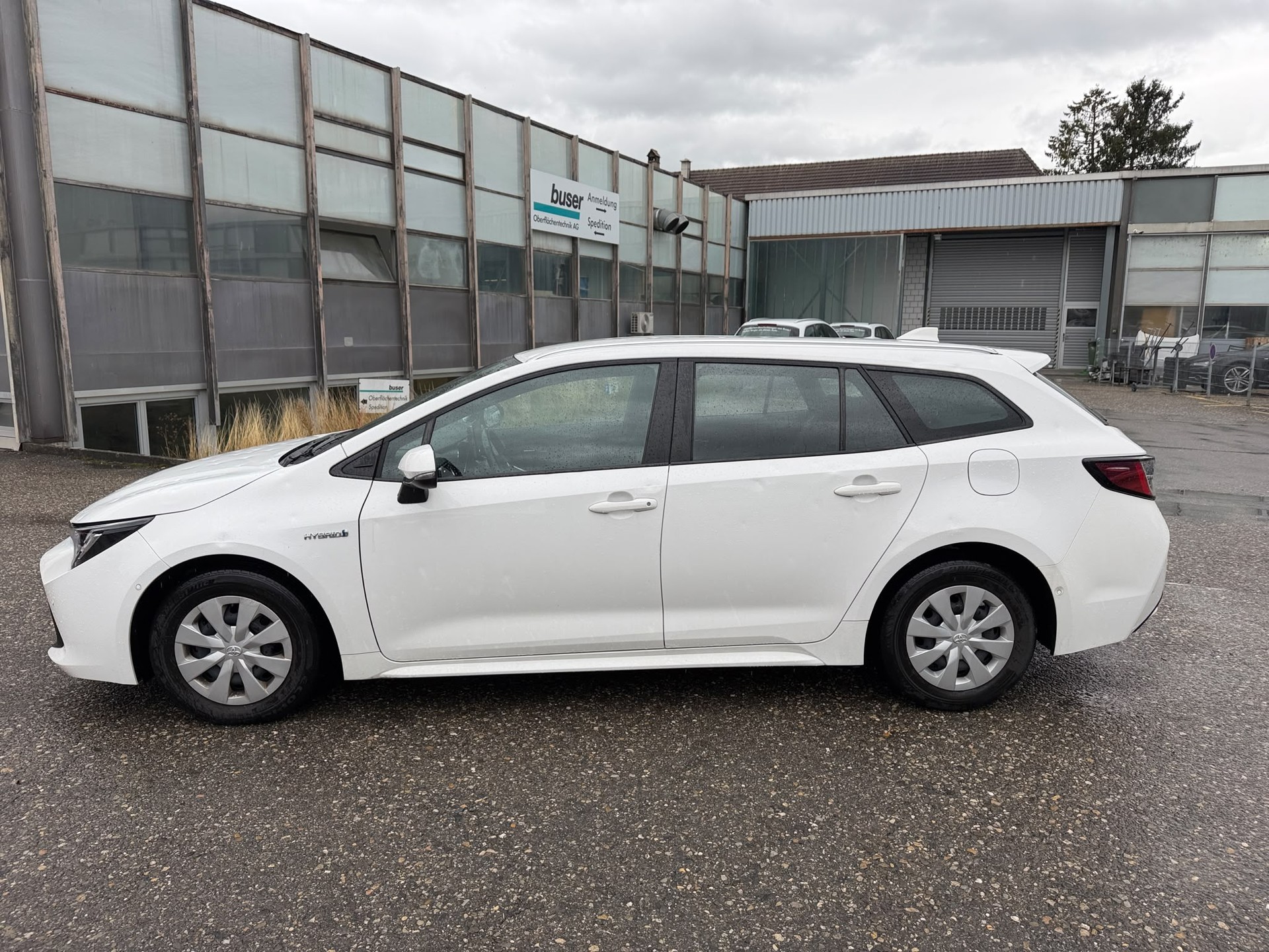 TOYOTA Corolla Touring Sports 1.8 HSD Comfort e-CVT-image-3