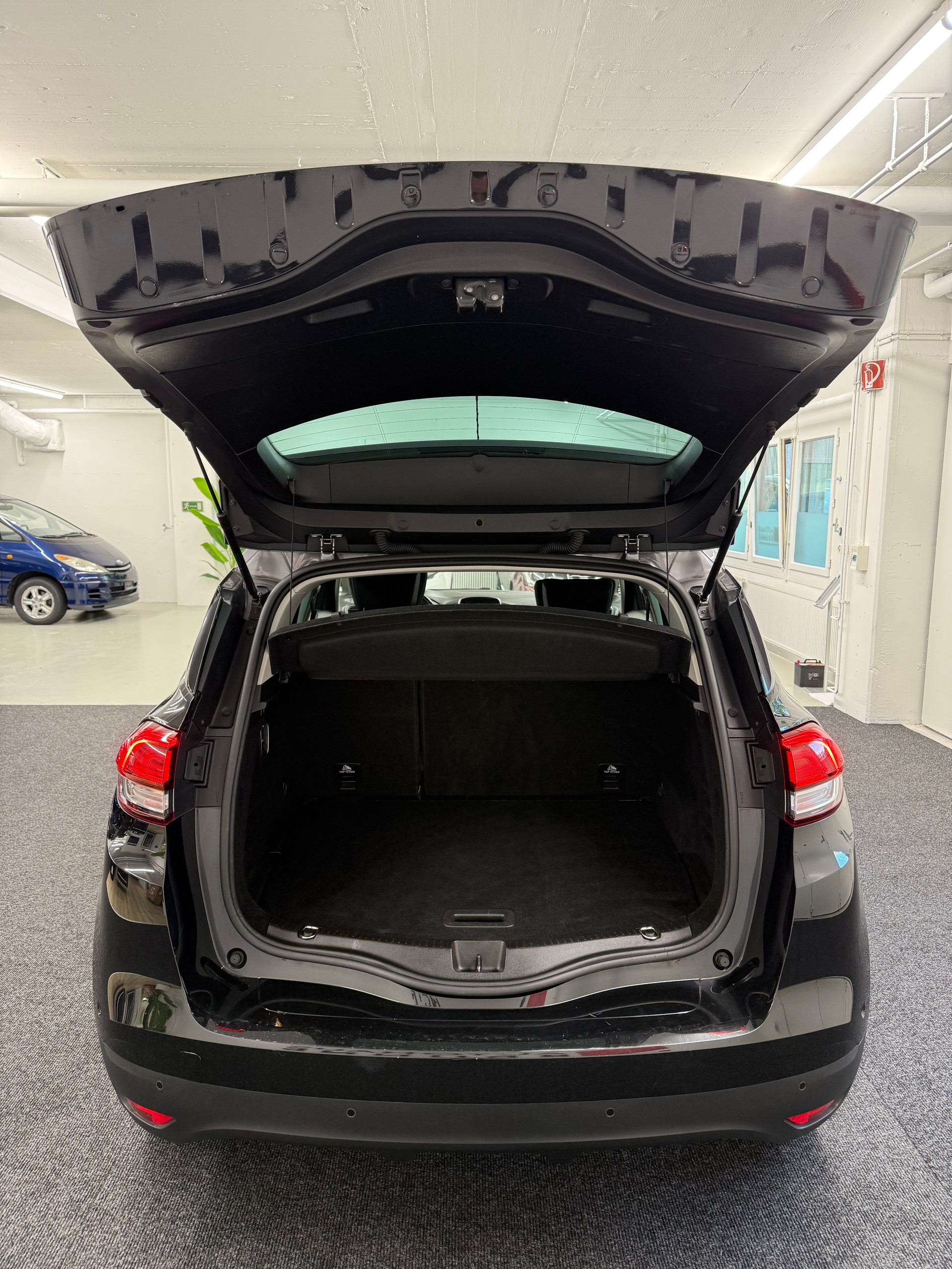 RENAULT Scénic 1.6 dCi Bose EDC-image-5