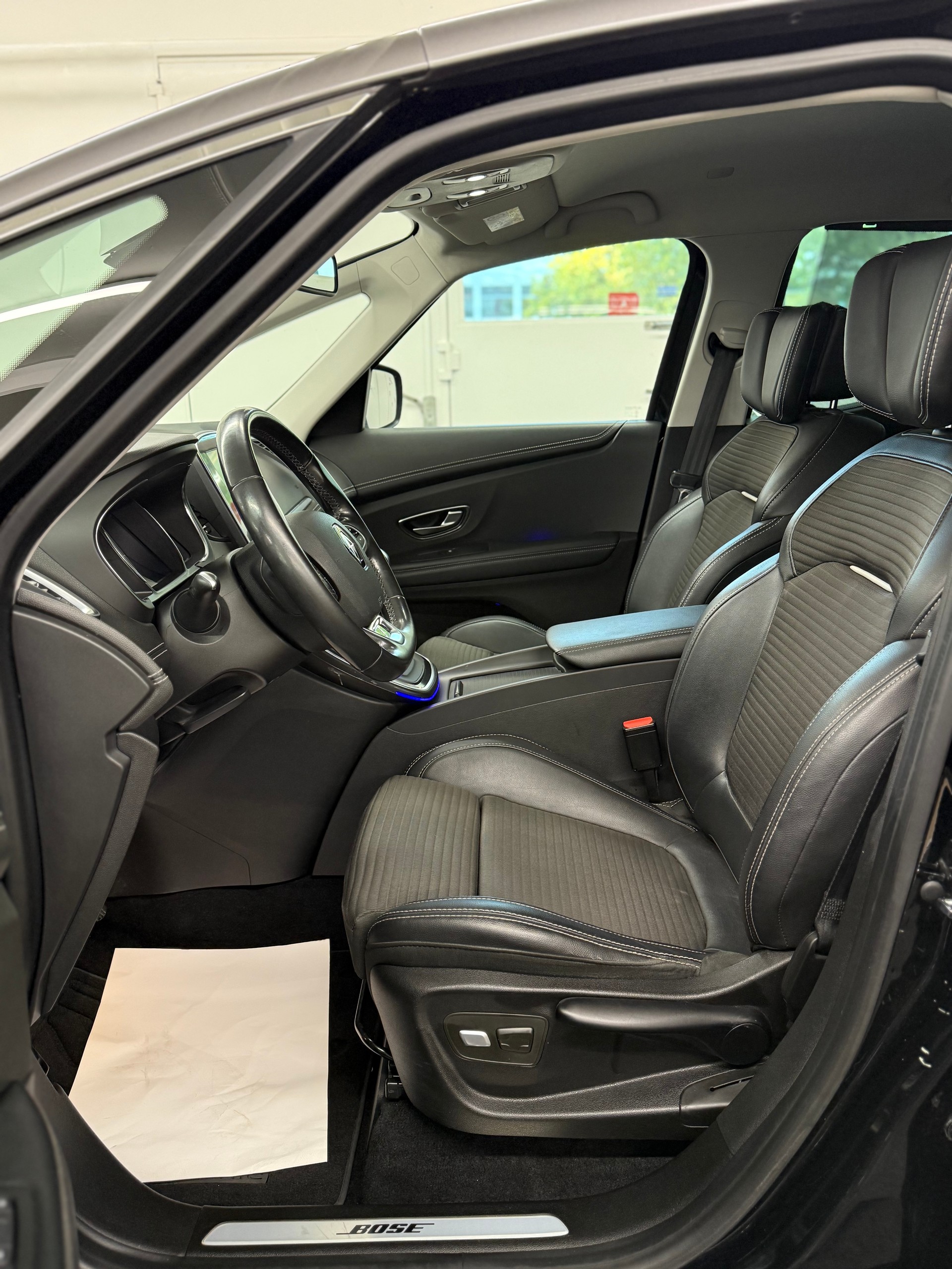 RENAULT Scénic 1.6 dCi Bose EDC-image-10