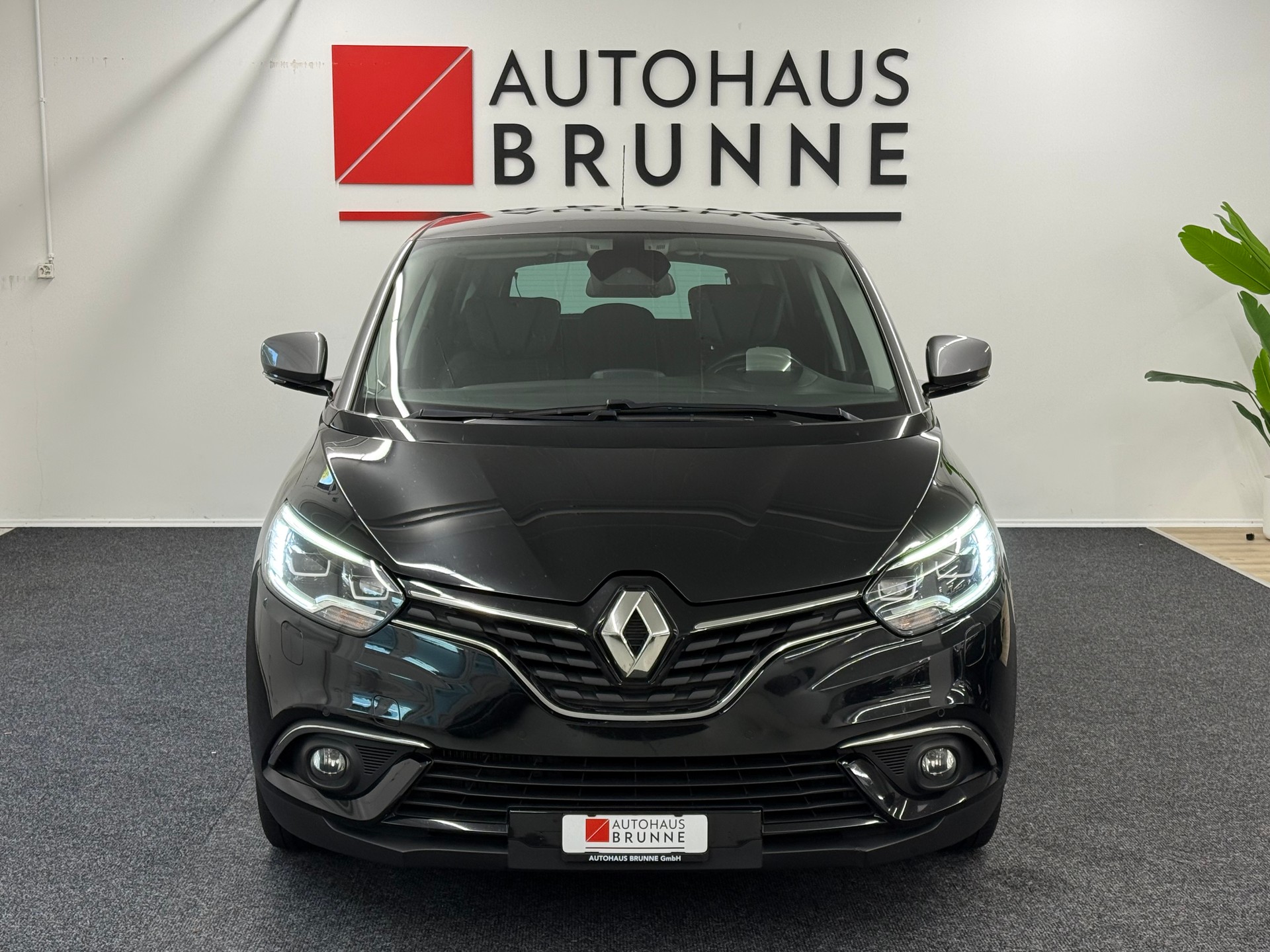 RENAULT Scénic 1.6 dCi Bose EDC-image-1