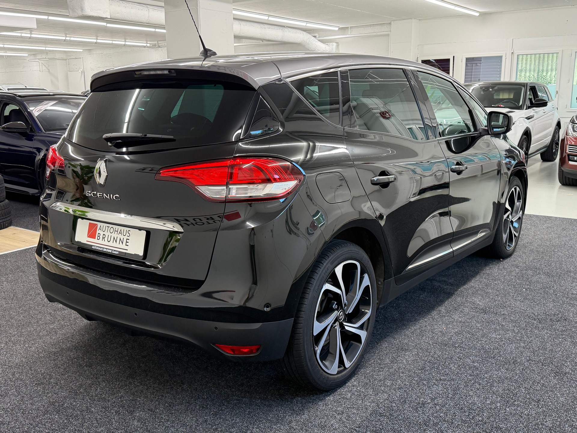 RENAULT Scénic 1.6 dCi Bose EDC-image-3