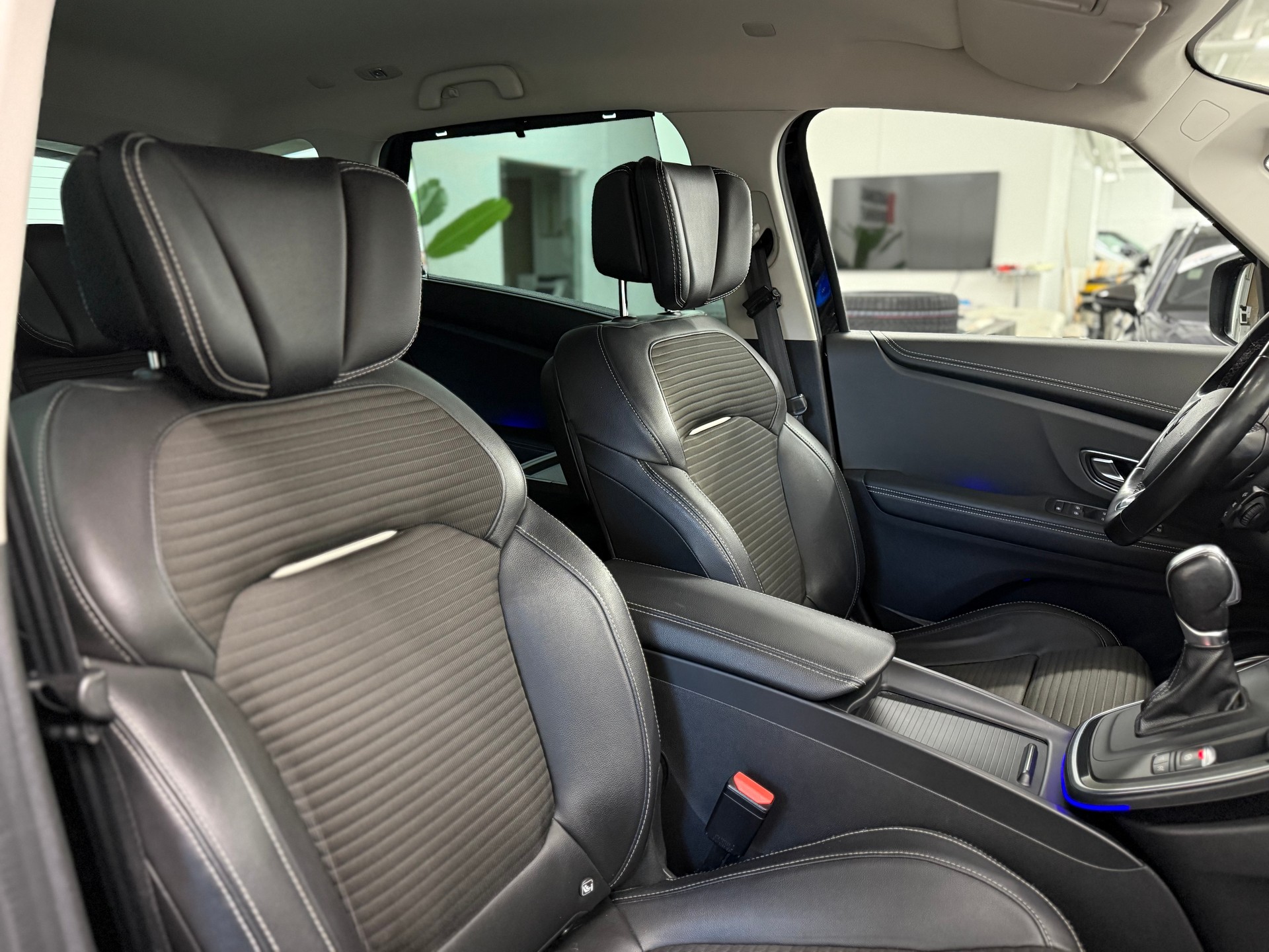 RENAULT Scénic 1.6 dCi Bose EDC-image-18