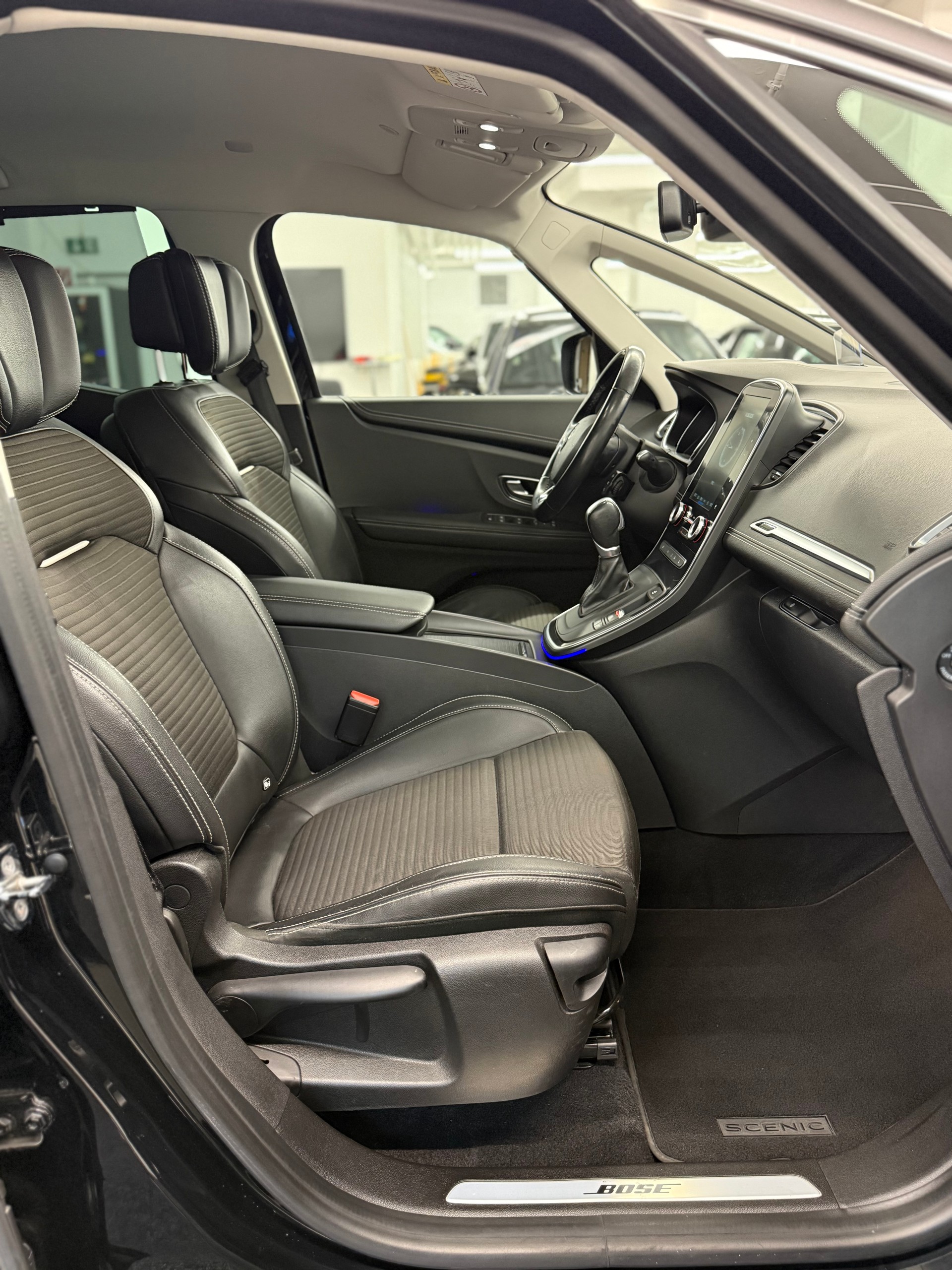RENAULT Scénic 1.6 dCi Bose EDC-image-19
