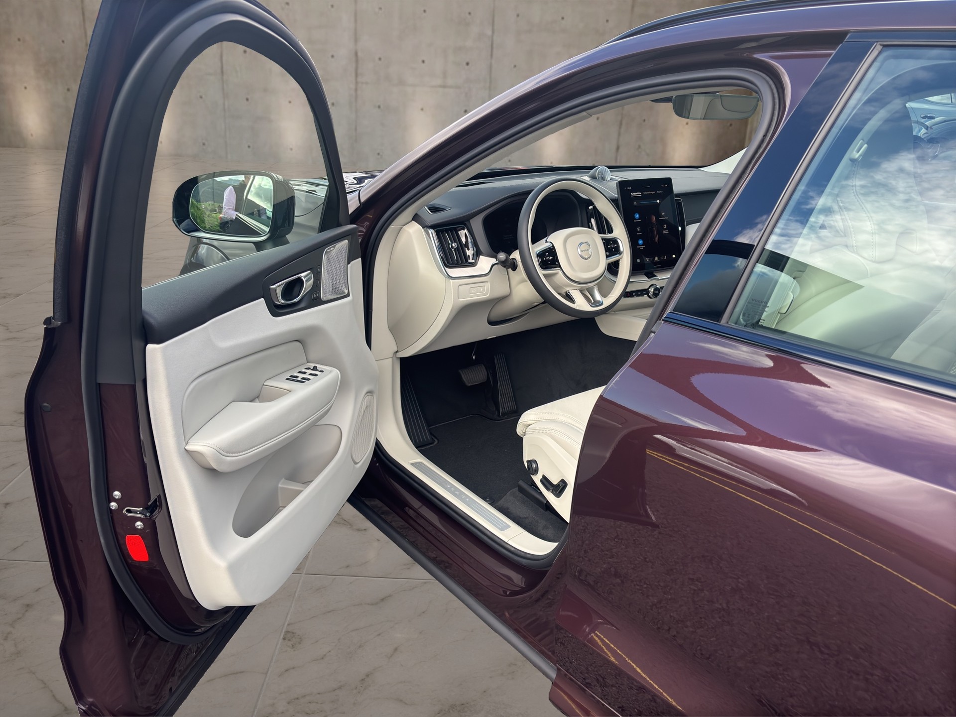 VOLVO XC60 2.0 T8 TE Ultra Dark eAWD-image-8