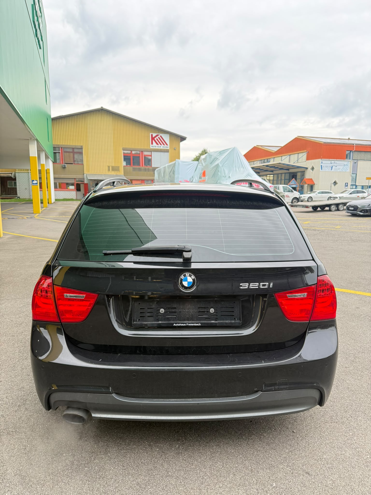 BMW 320i Touring Steptronic-image-5
