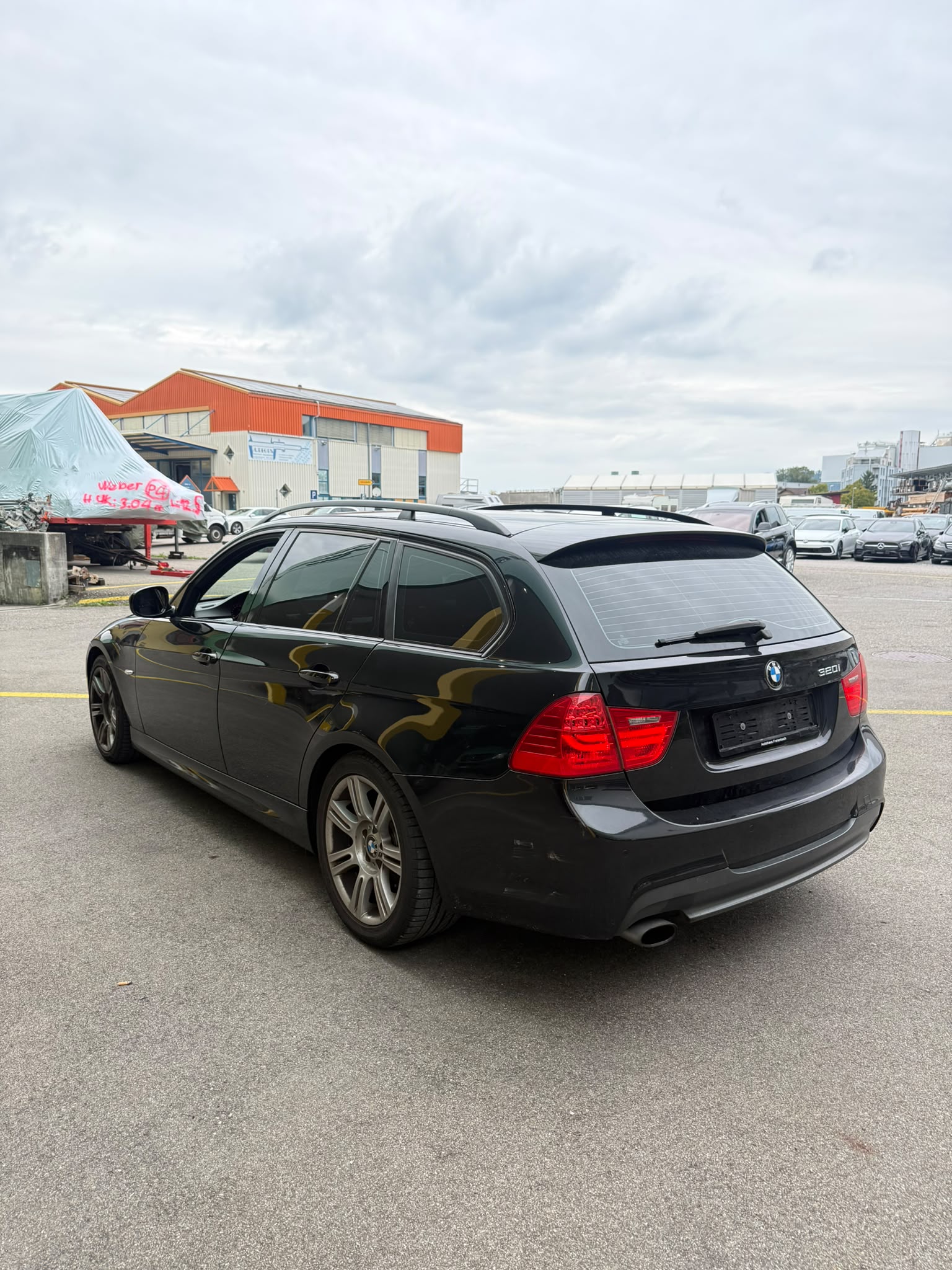 BMW 320i Touring Steptronic-image-4