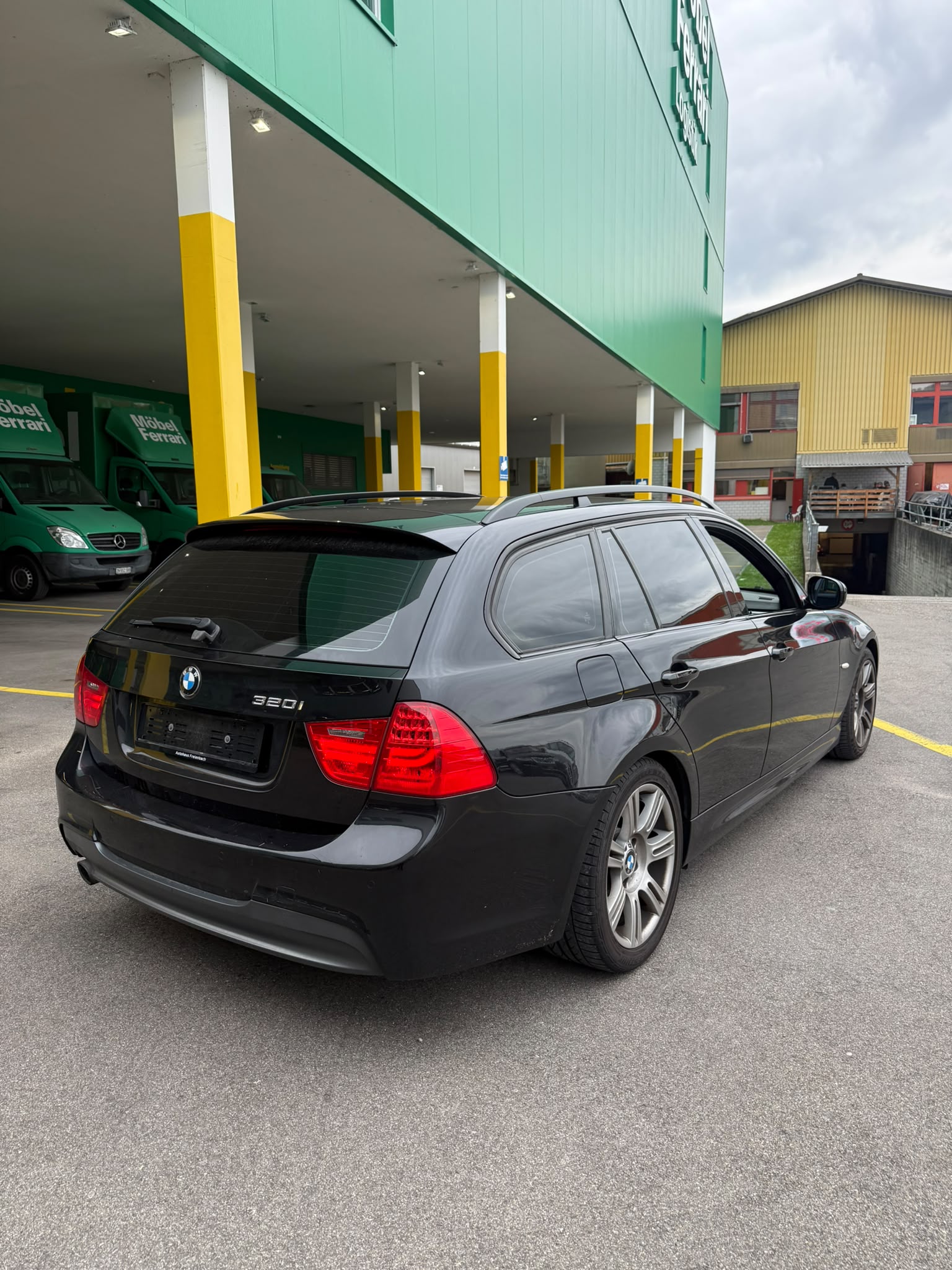 BMW 320i Touring Steptronic-image-6