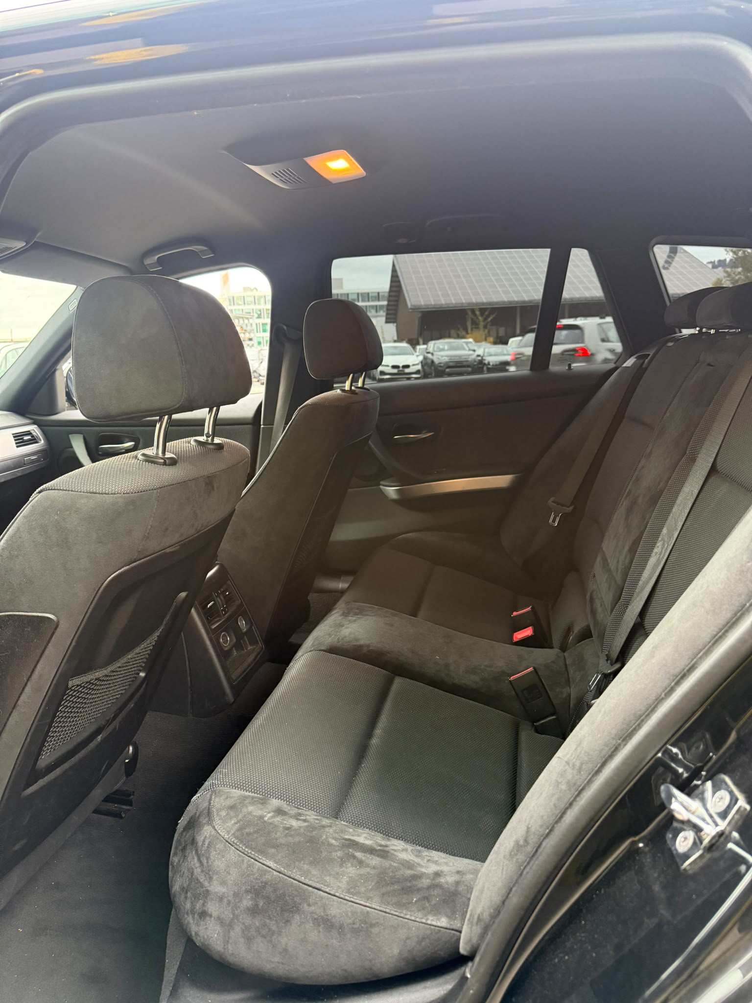 BMW 320i Touring Steptronic-image-13