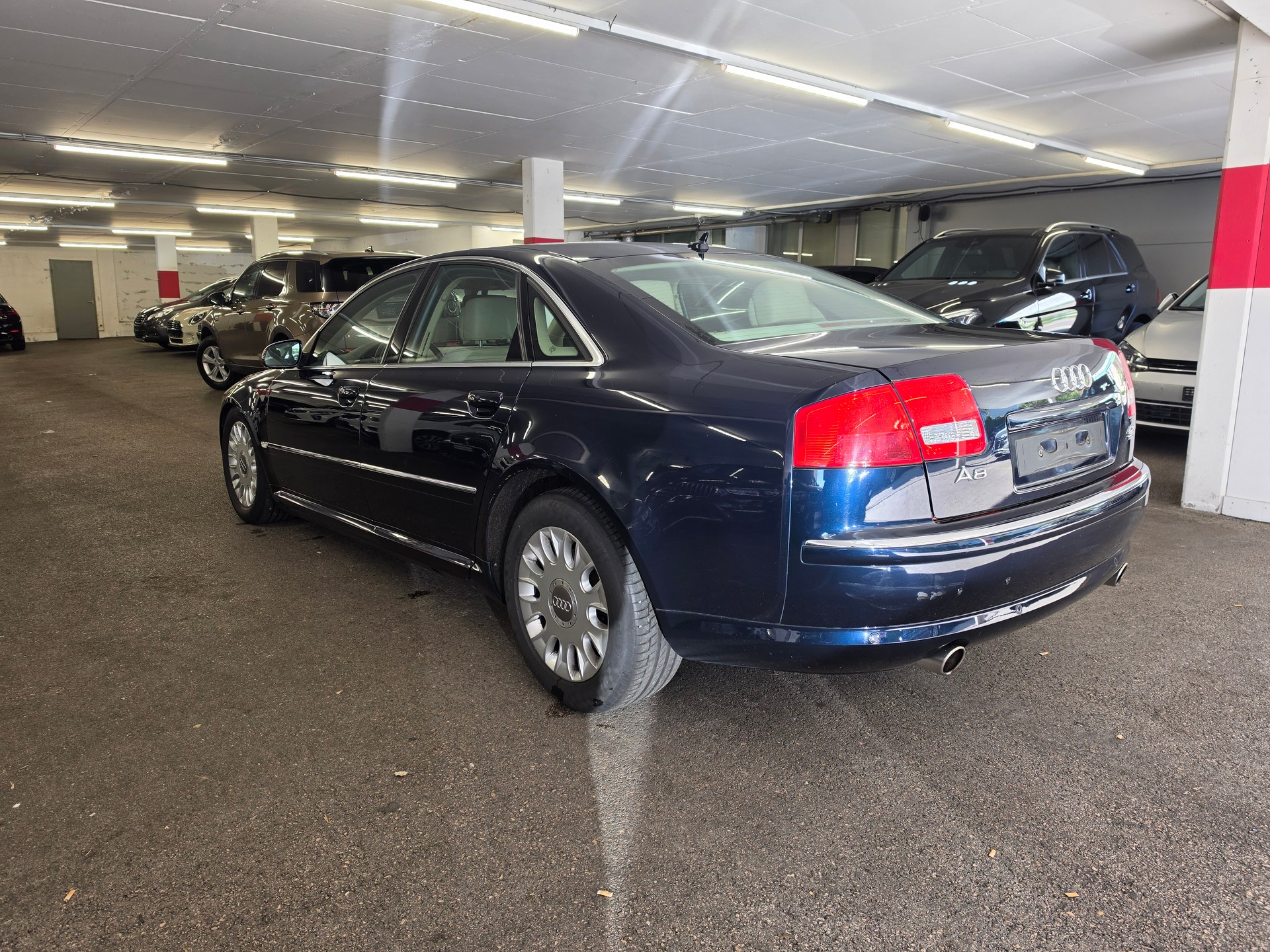 AUDI A8 4.2 quattro tiptronic-image-5