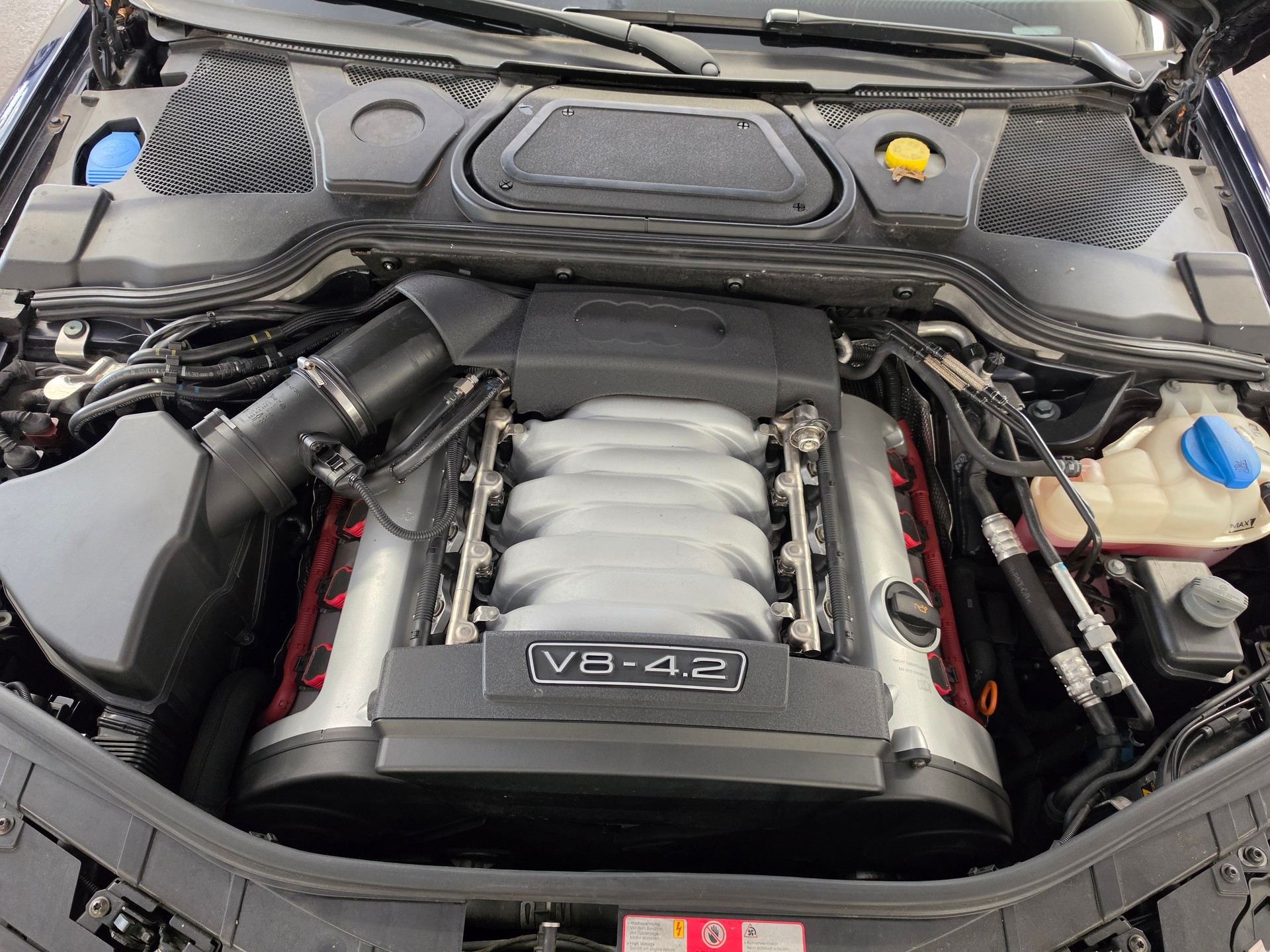 AUDI A8 4.2 quattro tiptronic-image-15