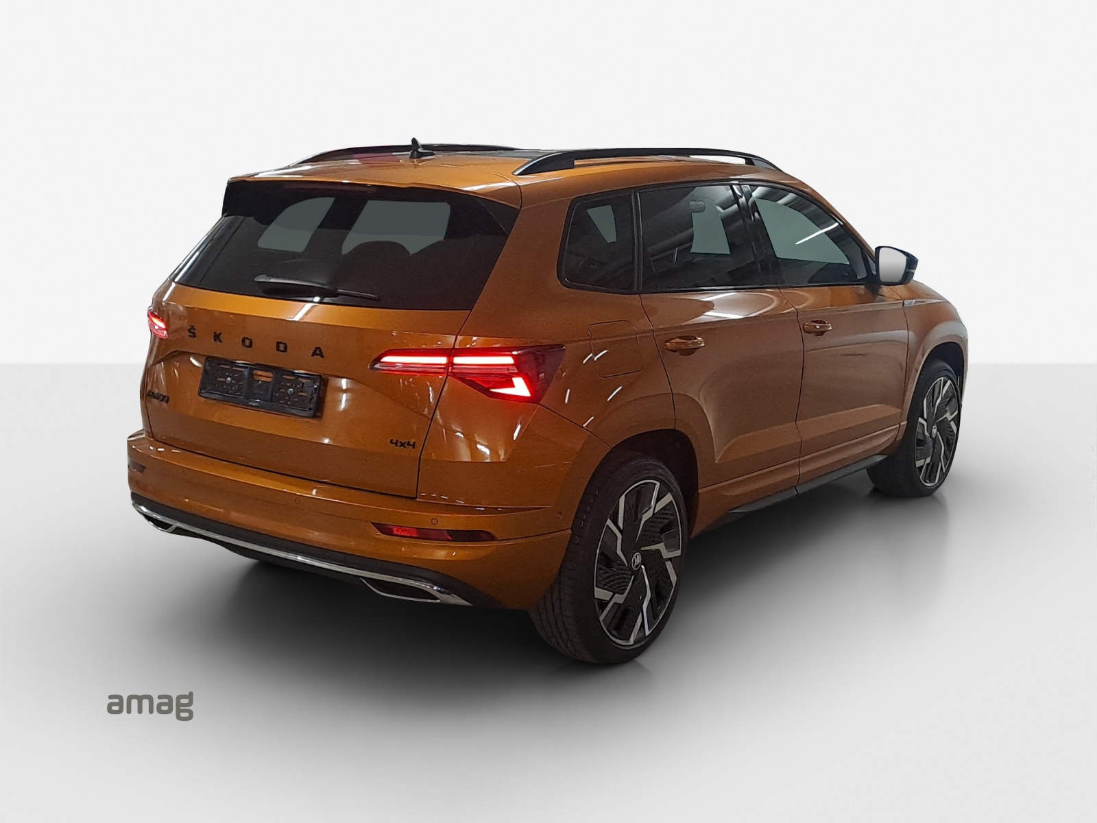 SKODA Karoq 2.0 TSI SportLine 4x4 DSG-image-4