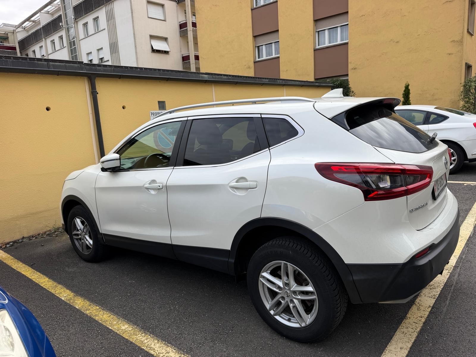 NISSAN Qashqai 1.7 dCi tekna Xtronic ALL-MODE 4x4-image-3