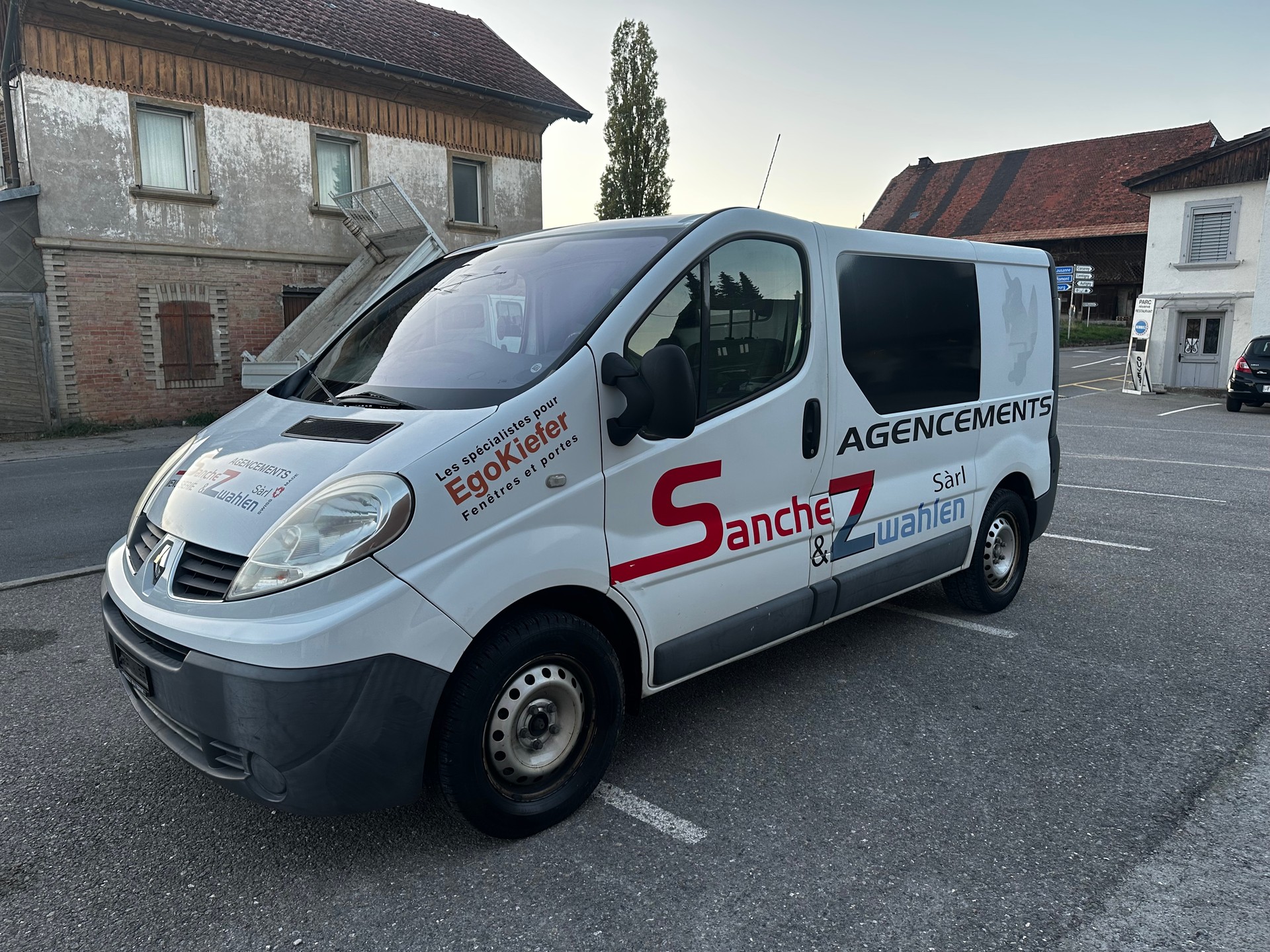 RENAULT Trafic 2.0 dCi 115 A 2.9t L1H1-image-1