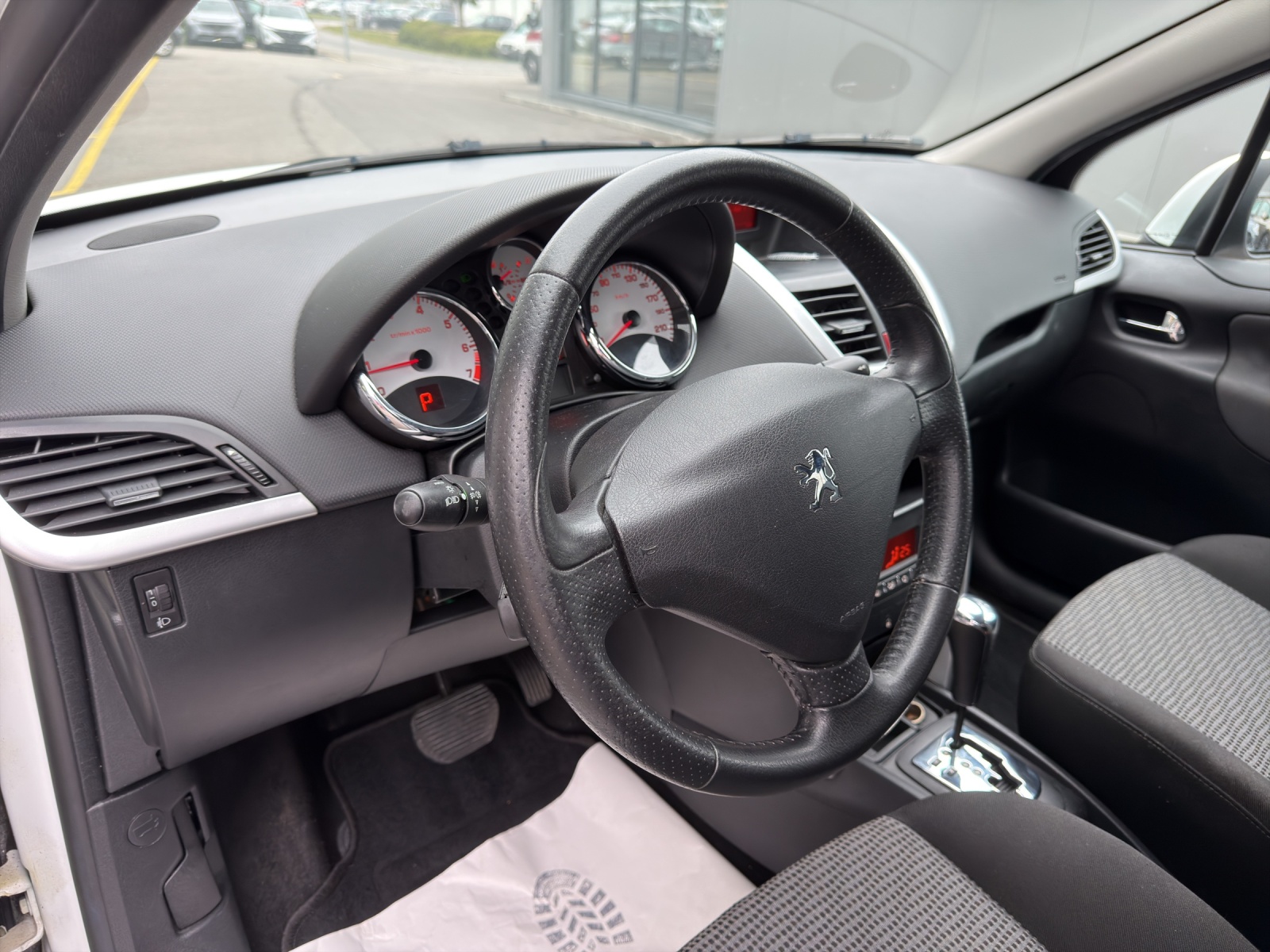 PEUGEOT 207 1.6 16V Sport Automatic-image-21