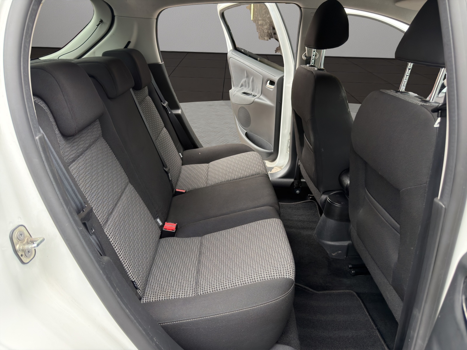 PEUGEOT 207 1.6 16V Sport Automatic-image-17