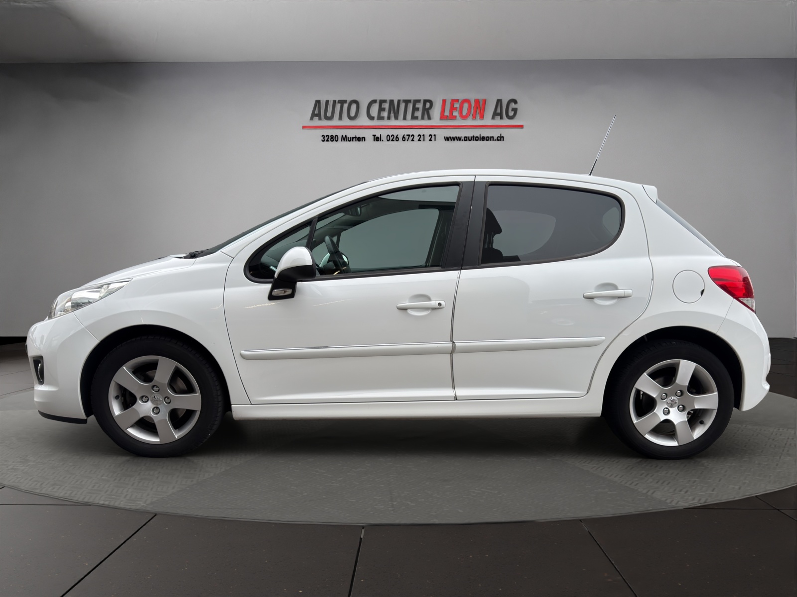 PEUGEOT 207 1.6 16V Sport Automatic-image-2