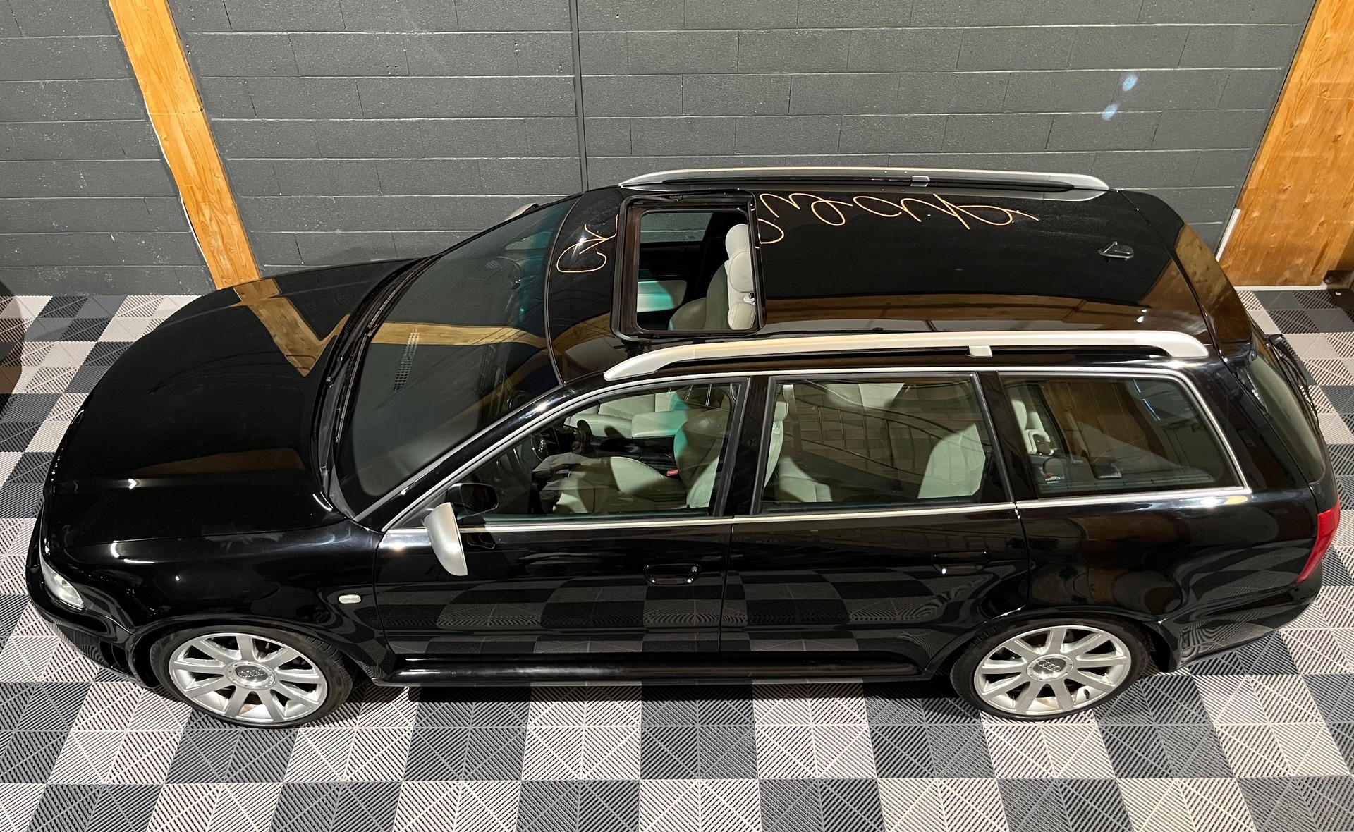 AUDI RS4 Avant quattro-image-8