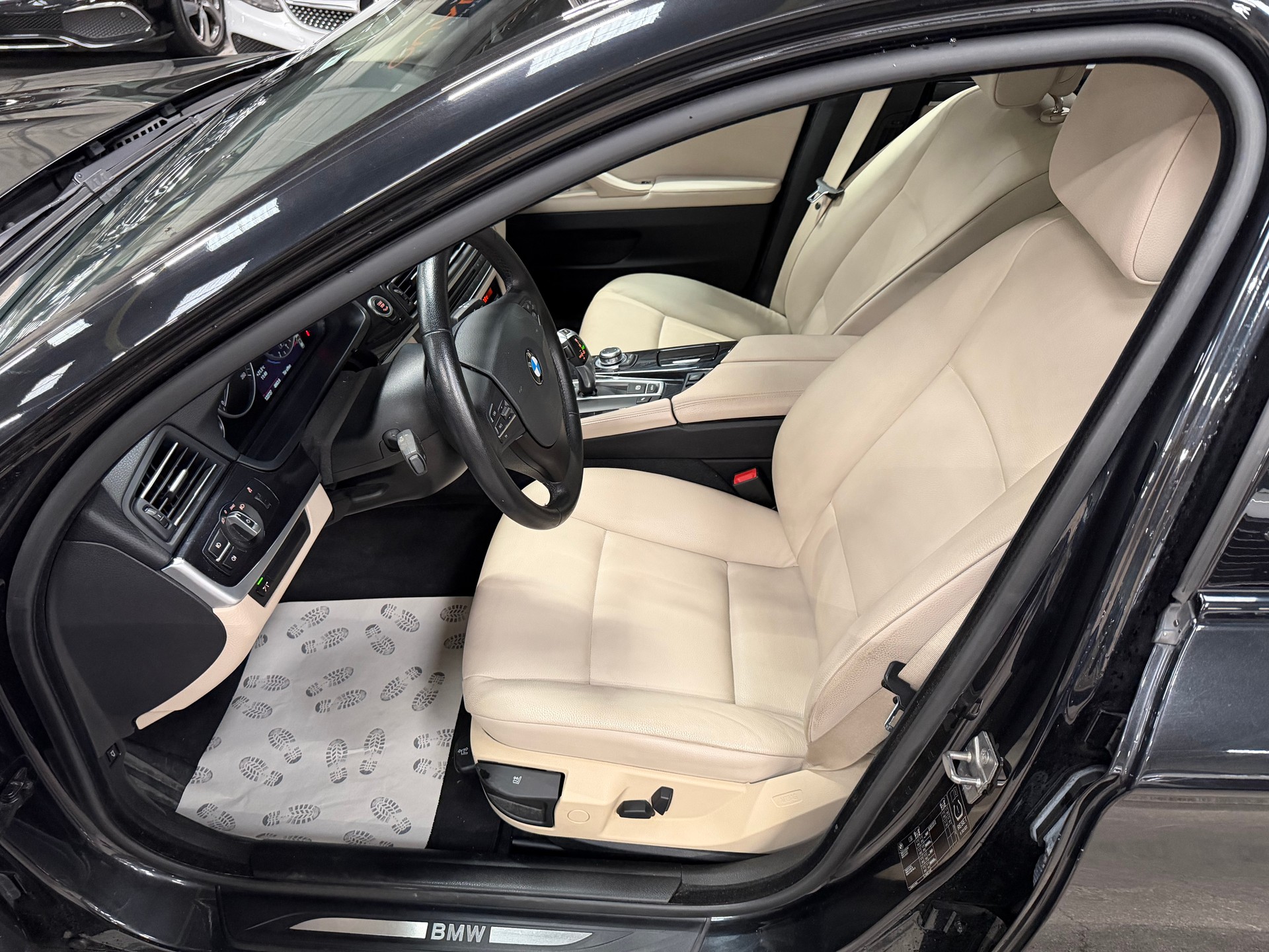 BMW 523i Touring Steptronic-image-9