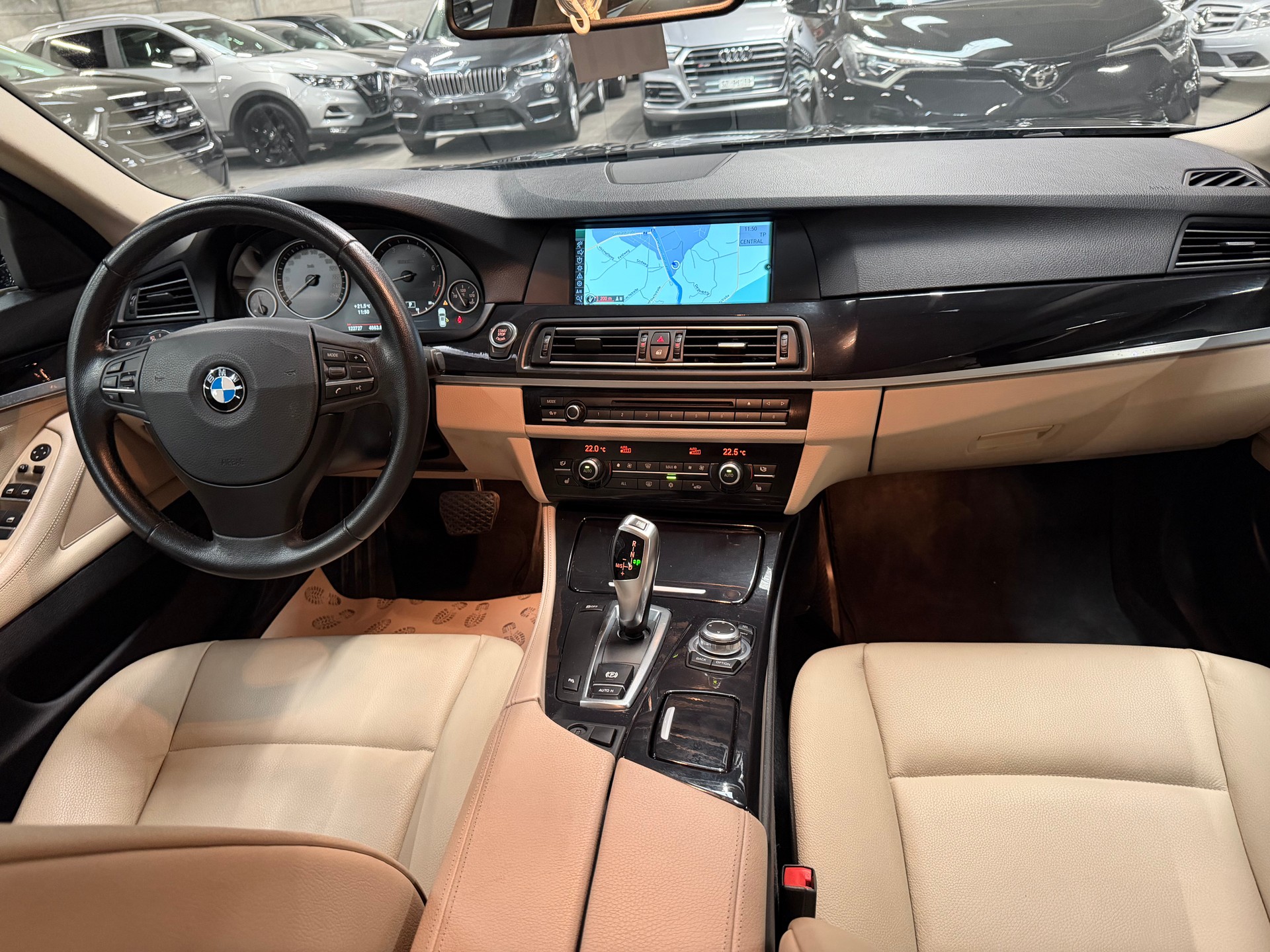 BMW 523i Touring Steptronic-image-16