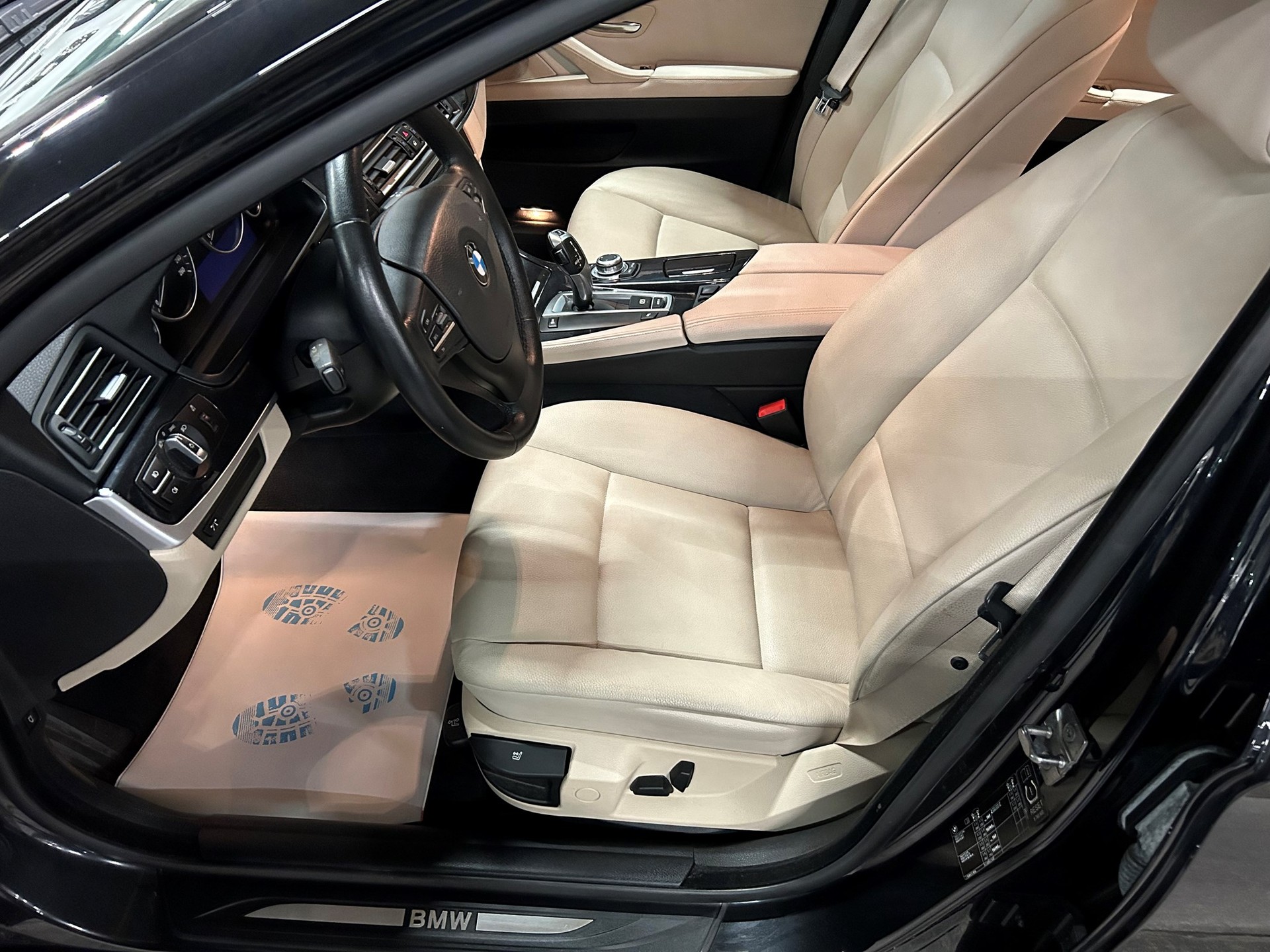 BMW 523i Touring Steptronic-image-9