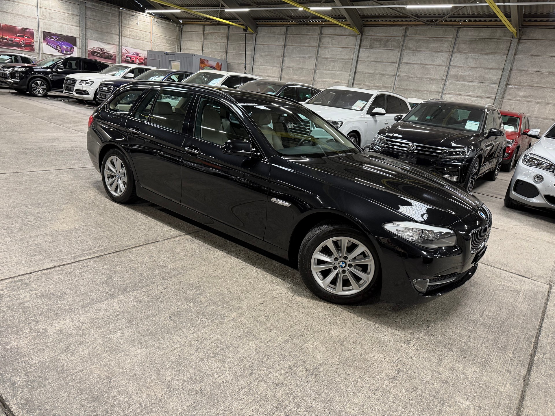 BMW 523i Touring Steptronic-image-0