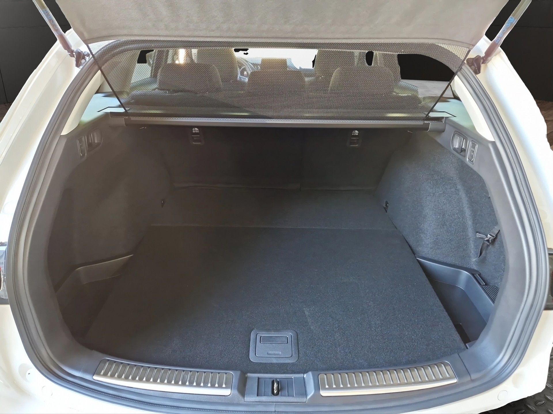 MAZDA 6 Sportwagon Skyactiv-G 165 Center-line AT-image-6