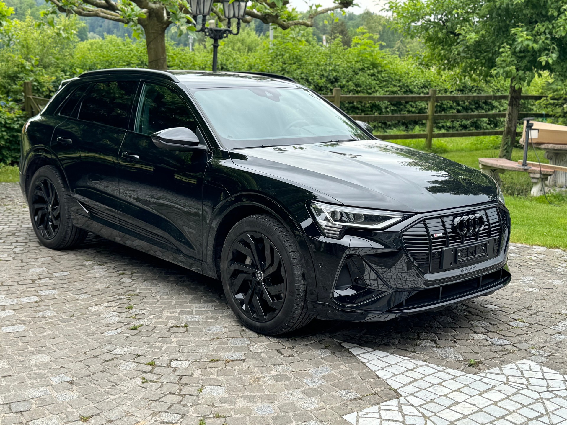 AUDI e-tron 55 S Line Black Edition quattro-image-5