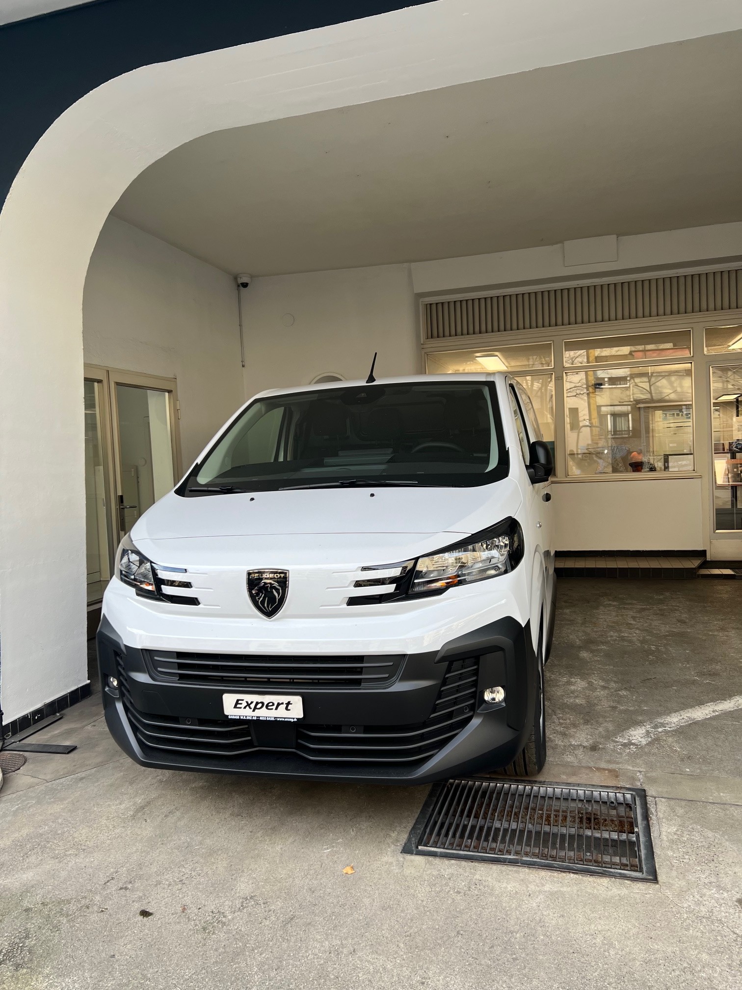 PEUGEOT Expert 1.5 BlueHDi 120 S&S Standard-image-1