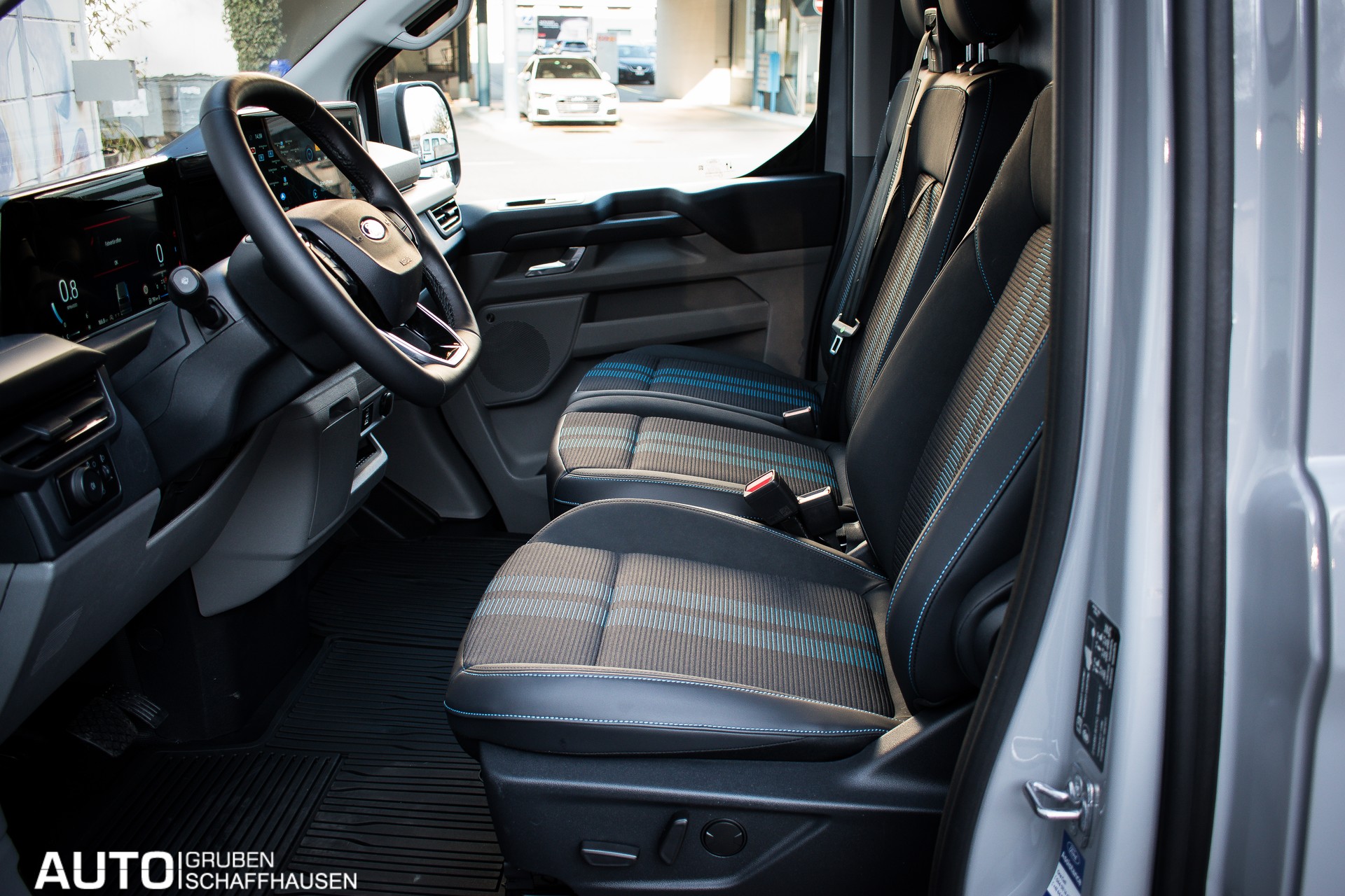 FORD Transit Custom Van 320 L1H1 Sport Automat 4x4-image-17