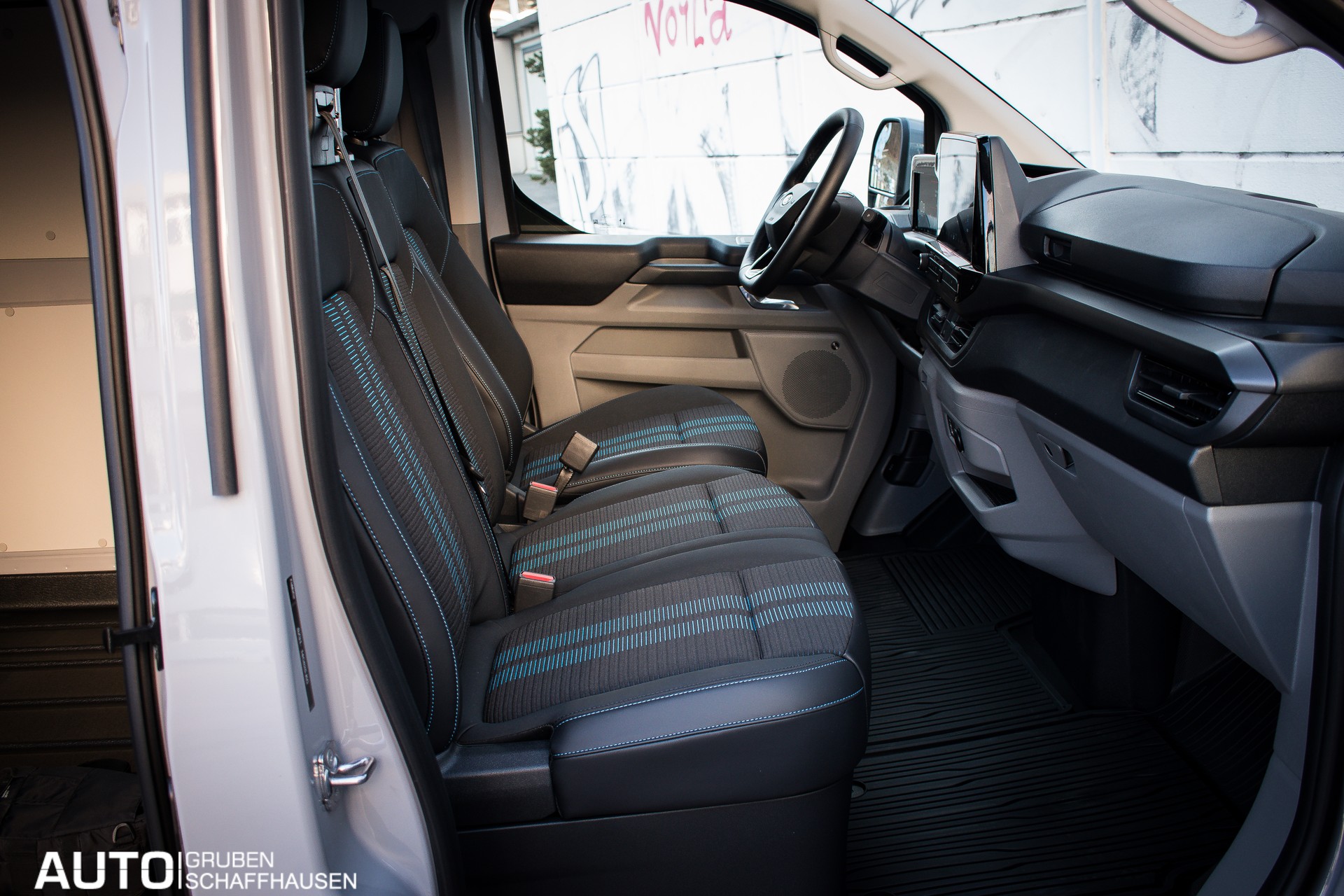 FORD Transit Custom Van 320 L1H1 Sport Automat 4x4-image-11