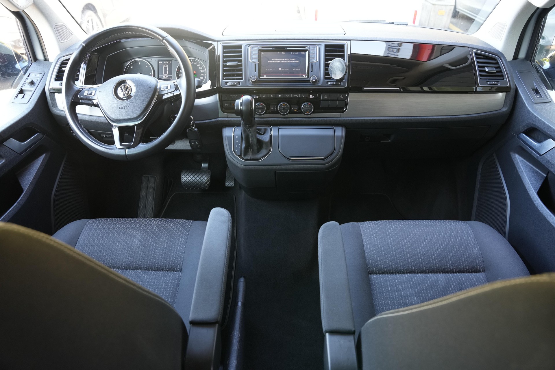 VW T6 California 2.0 TDI Beach Storm 235 Edition 4-Motion-image-10