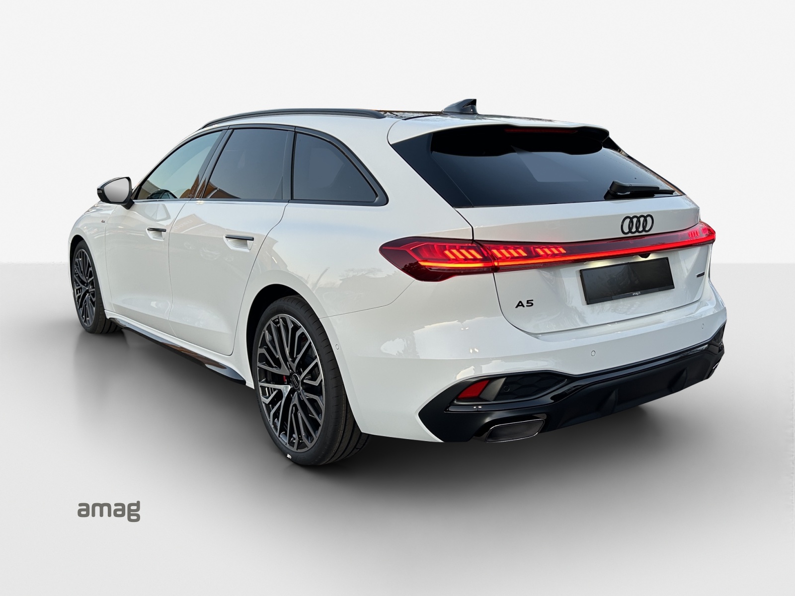 AUDI A5 Avant TFSI quattro 150 kW S tronic-image-2