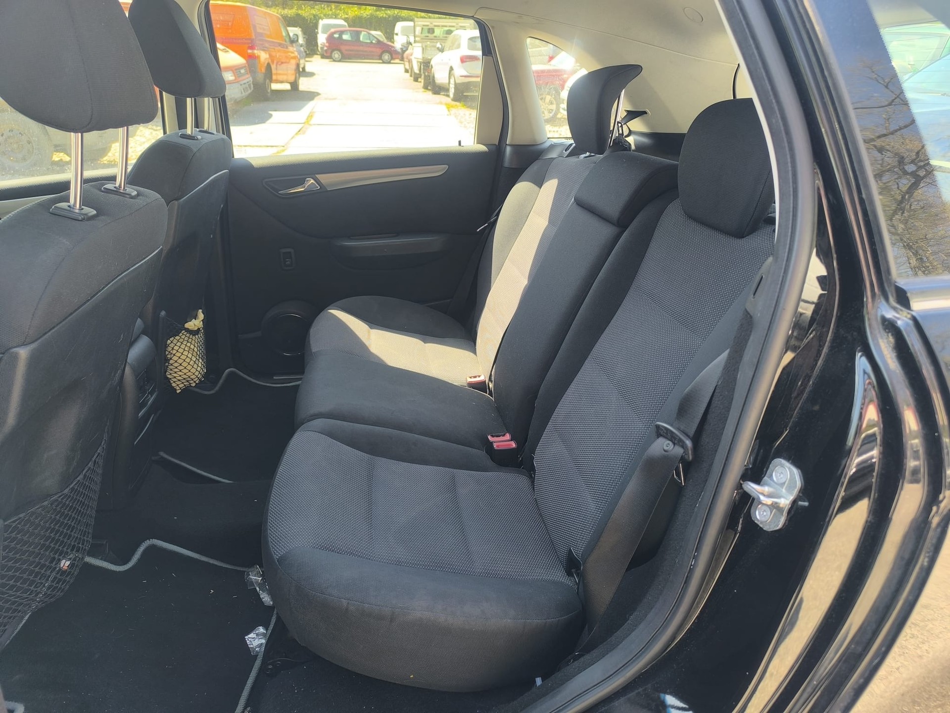 MERCEDES-BENZ B 200-image-4