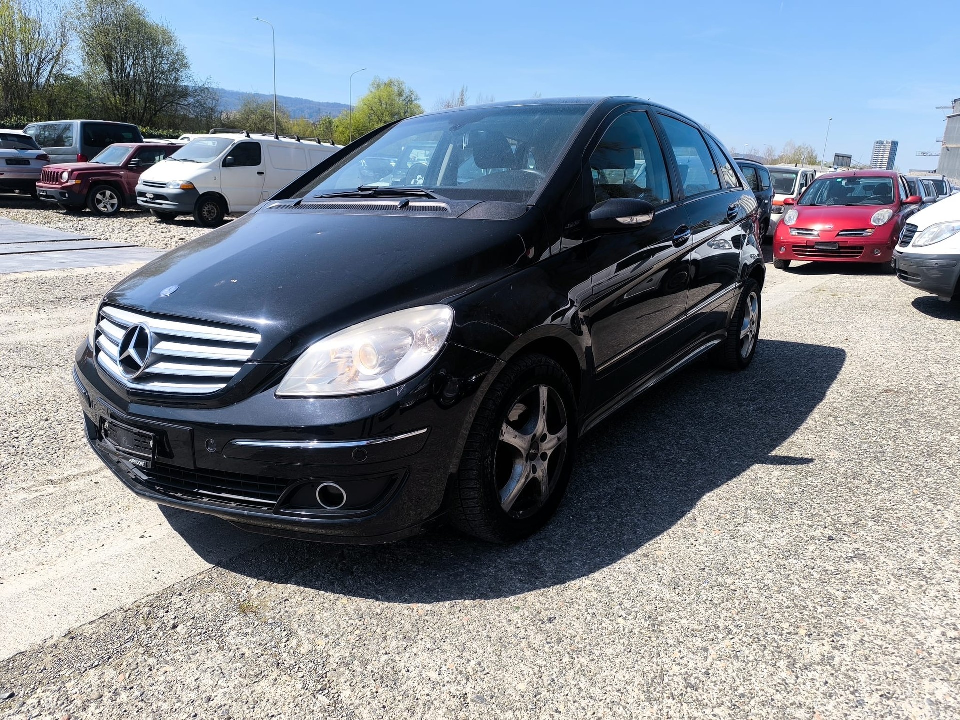 MERCEDES-BENZ B 200-image-0