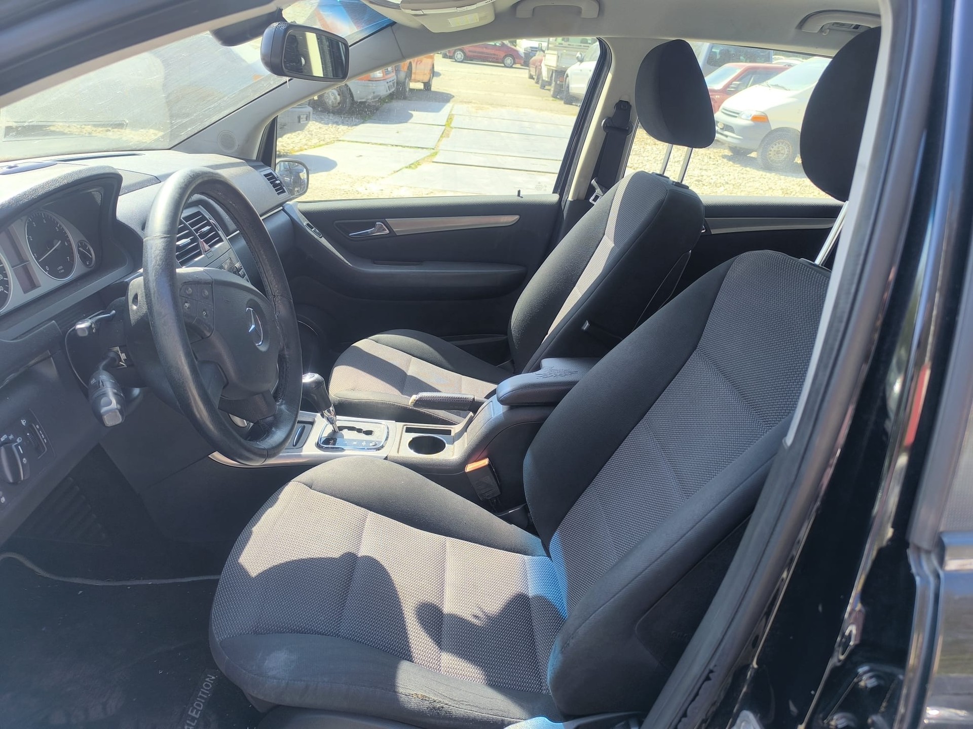 MERCEDES-BENZ B 200-image-5