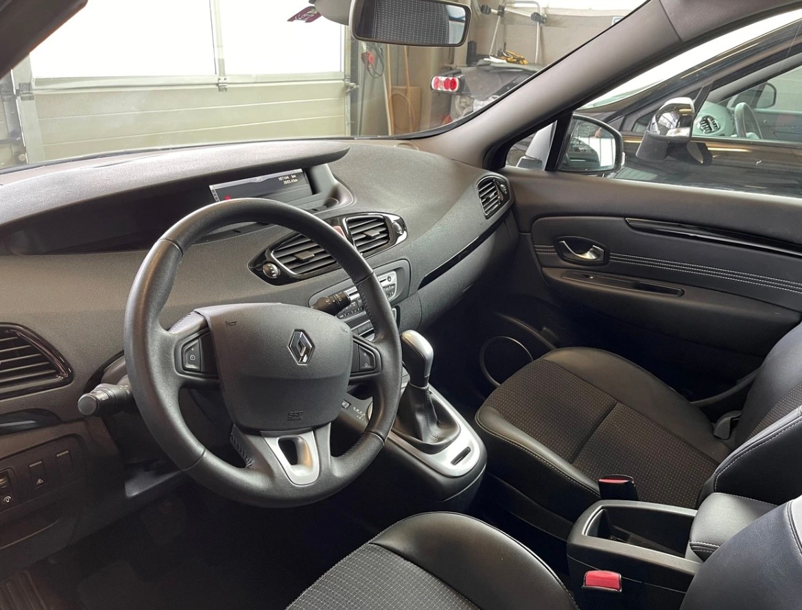 RENAULT Scénic 2.0 16V Bose X-Tronic CVT-image-5