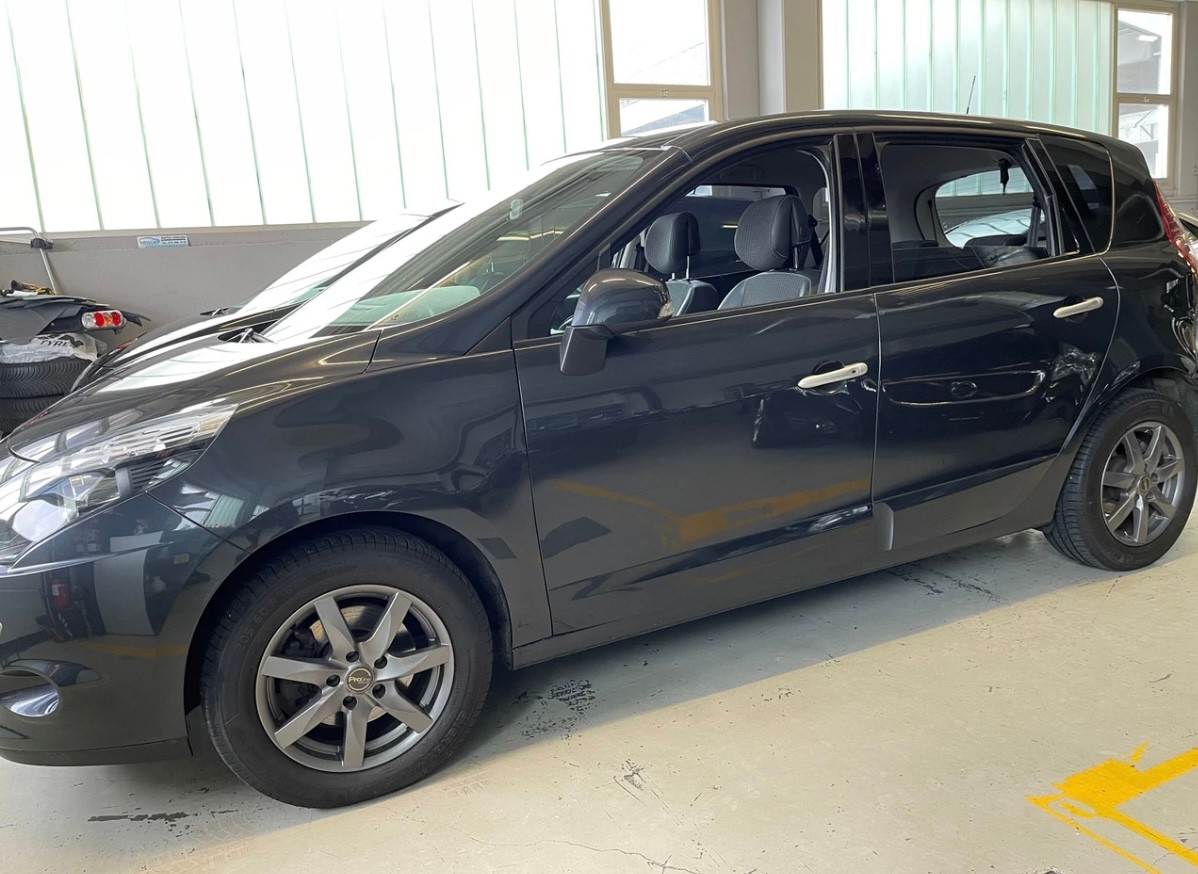 RENAULT Scénic 2.0 16V Bose X-Tronic CVT-image-4