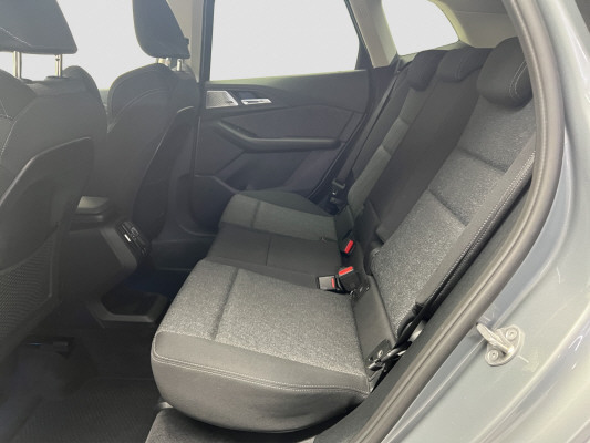BMW 218i Active Tourer-image-9